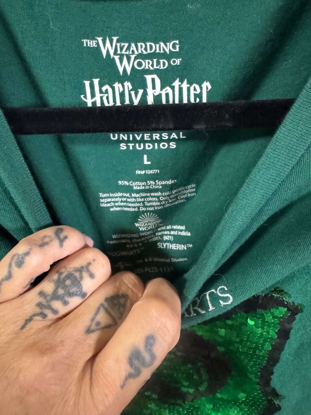 Universal Studios Harry Potter Slytherin Sequin T-Shirt Size L 4