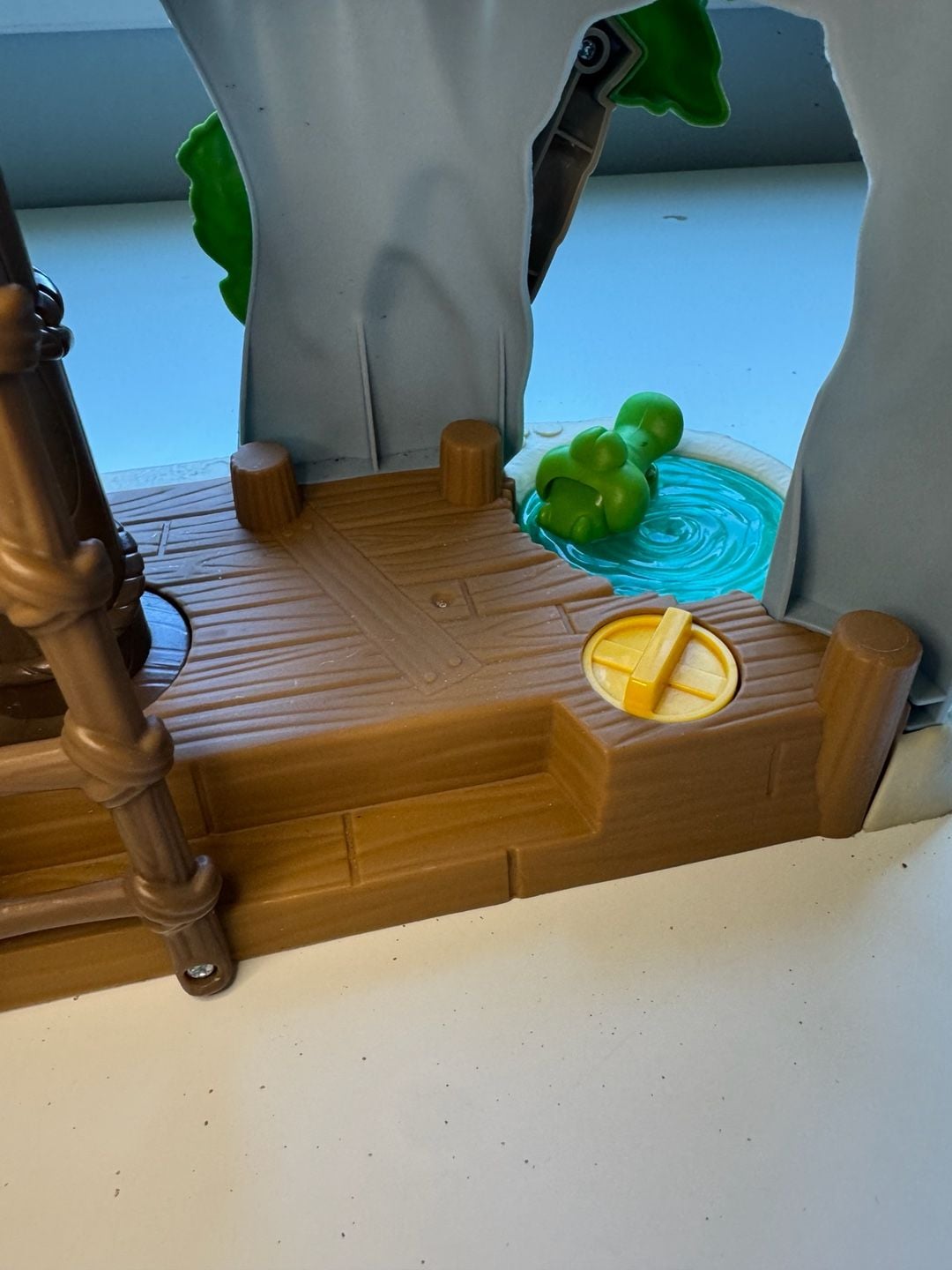 Mattel Disney Jake And The Never Land Pirates Hideout Playset 5