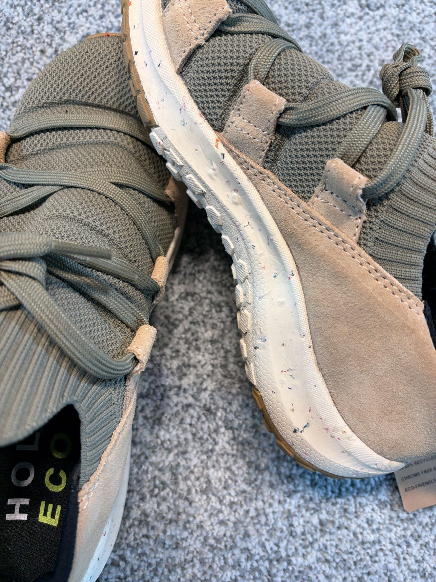 New Holo ECO Maverick Women’s Athletic Sneaker Size 9 Olive Green/Tan 10