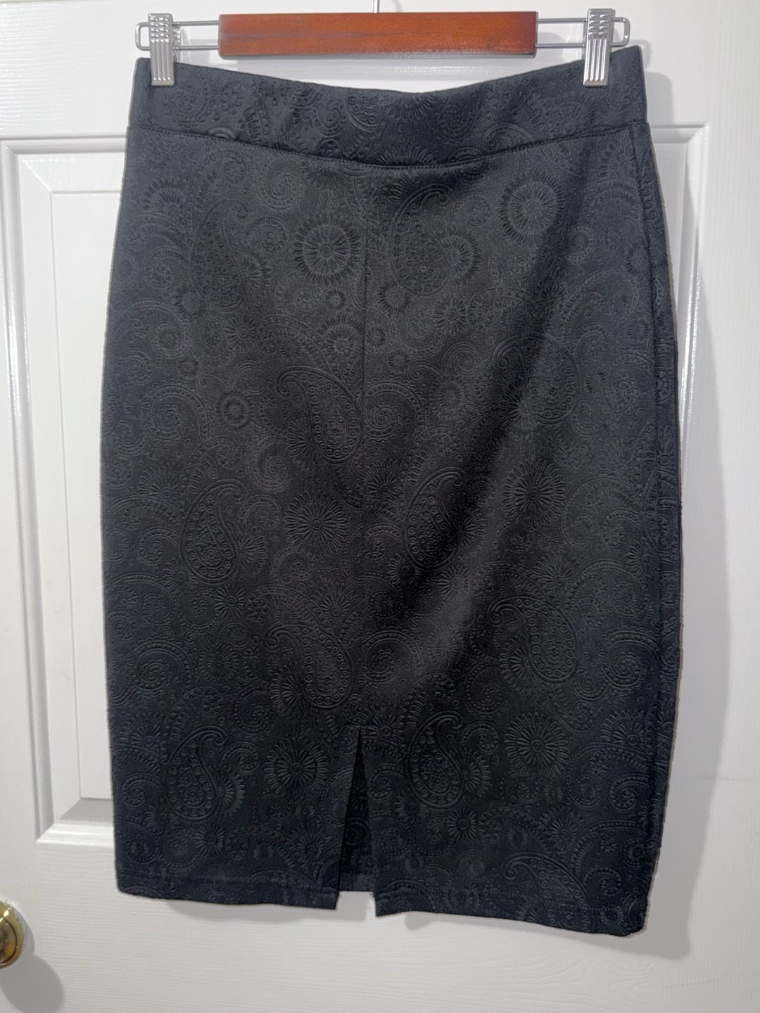 One Step Pencil Skirt Size M Black Paisley Textured 5