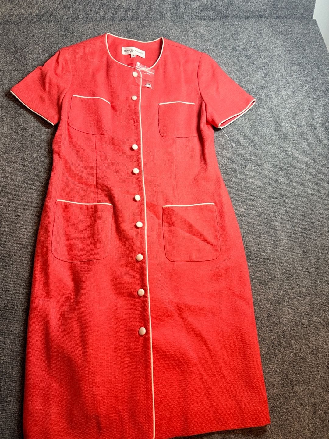 Donna Ricco New Vintage Coral Pink White Button 2