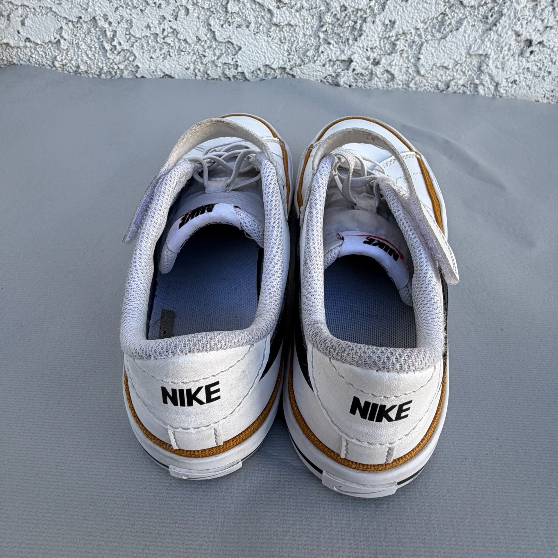 Nike Court Legacy Low Kids Sneakers 2.5Y White Black Gold hook & loop DA5381-100 4