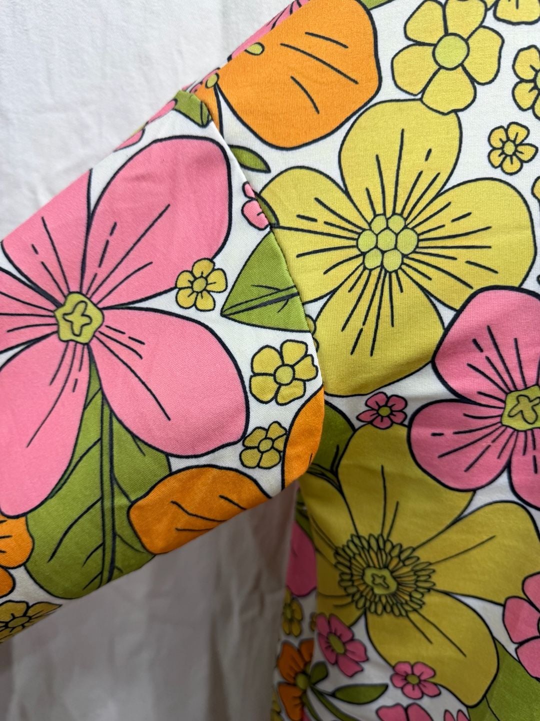 Floral Fabric - Retro 1960s1970s Floral small 4