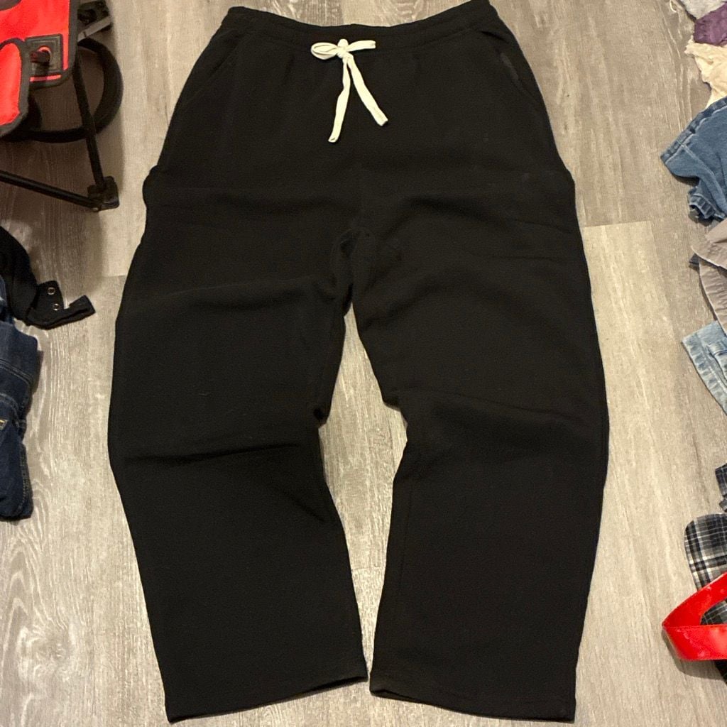 Black Sweatpants 2