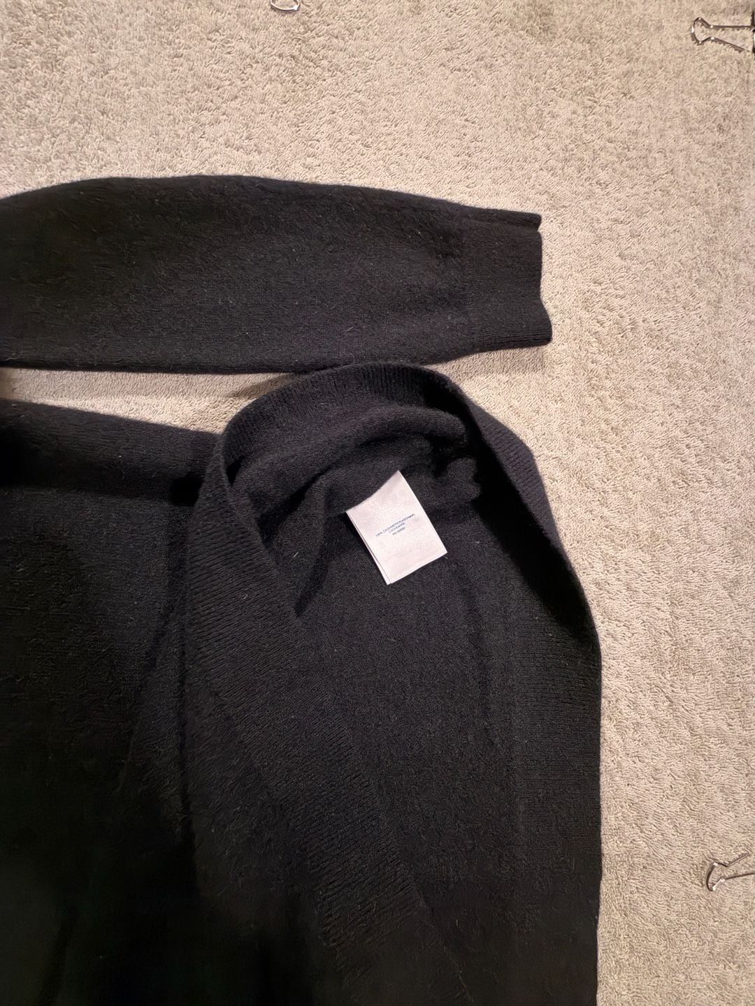 Lands' End Cashmere V-Neck Sweater Size M Black 100% Cashmere 4