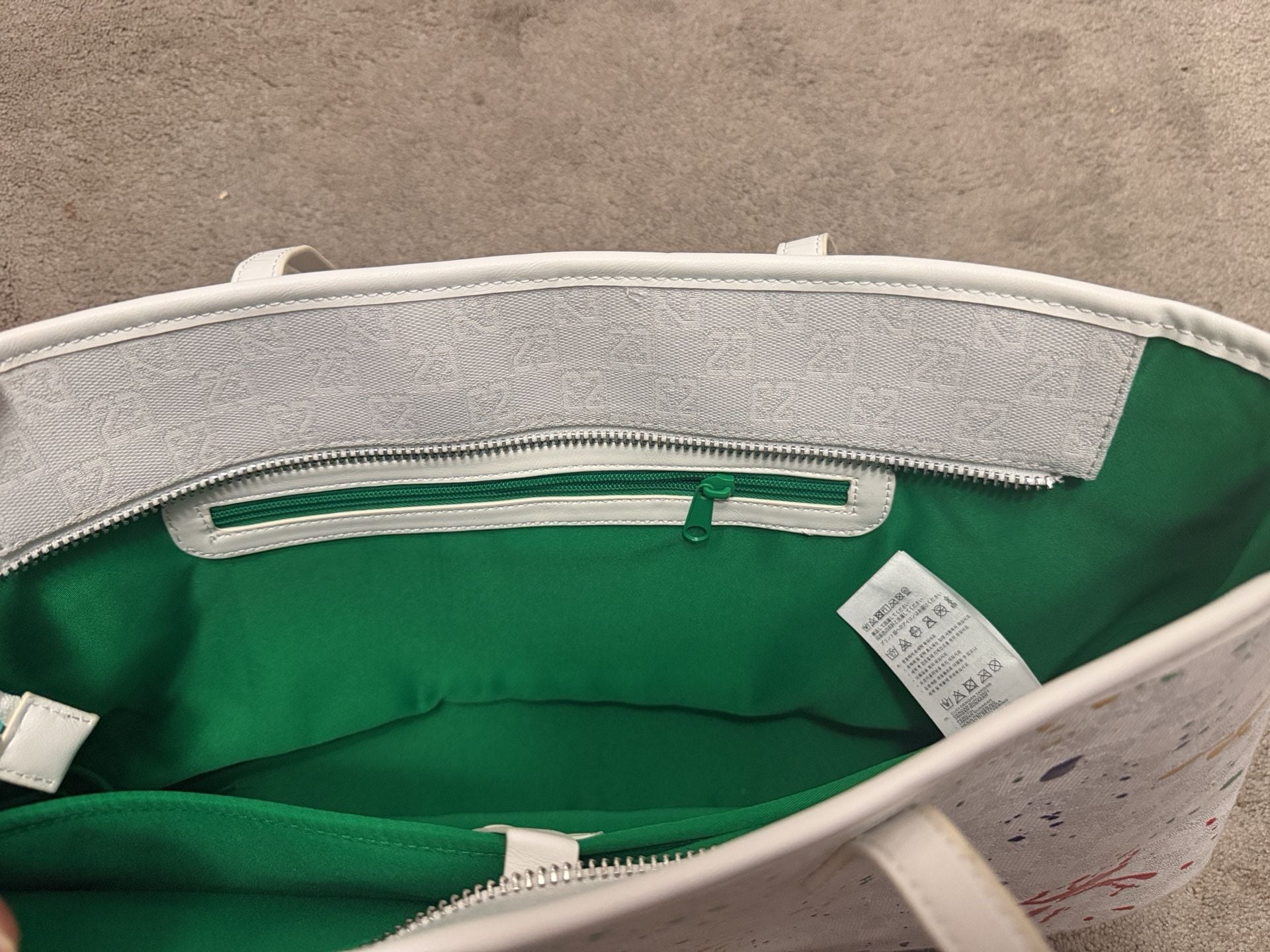 Jordan Monogram Men's / Unisex Tote Bag (32L) Sail / White MA0896-782 8