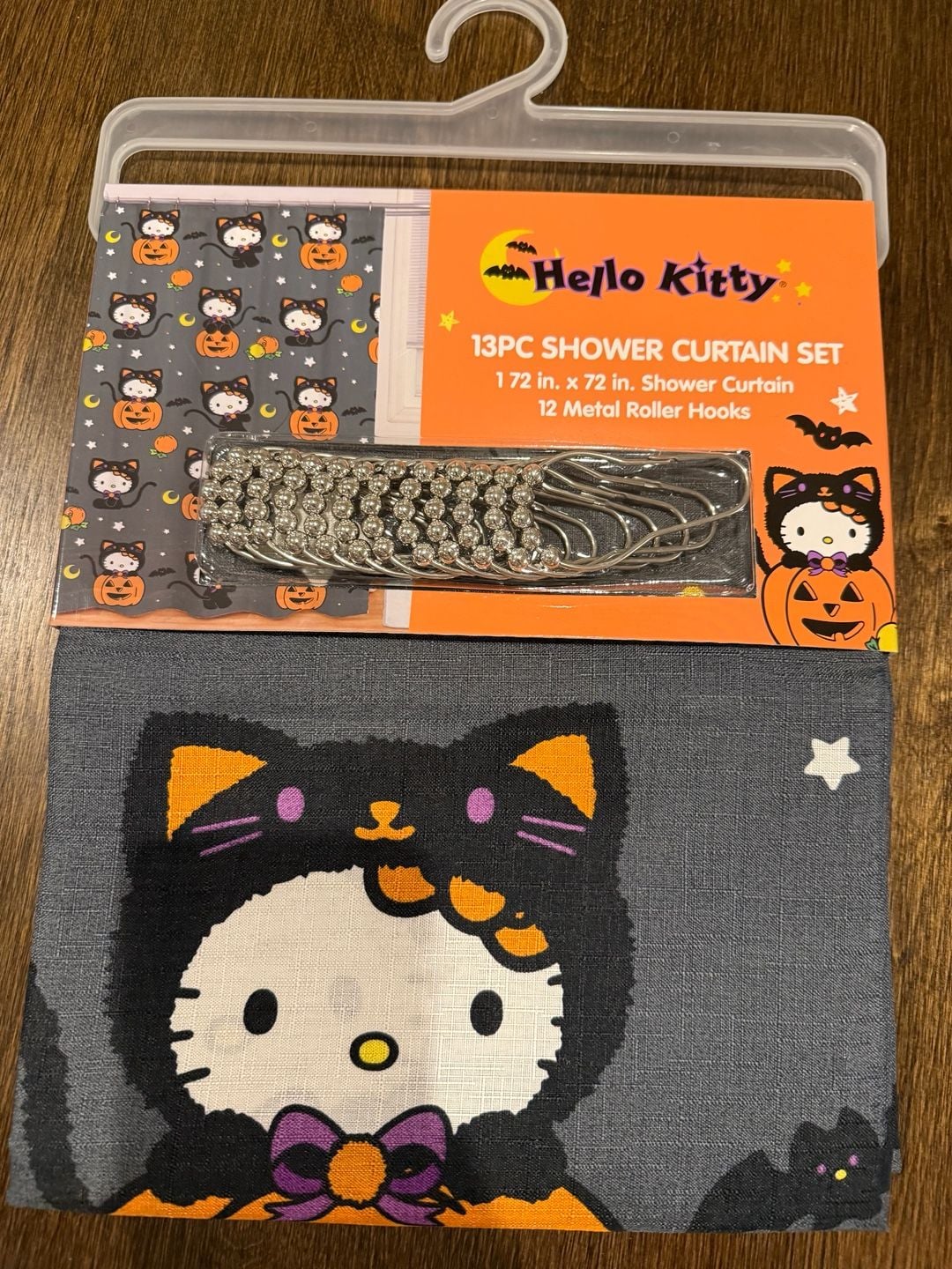 Hello Kitty Halloween 13-Piece Shower Curtain Set 1