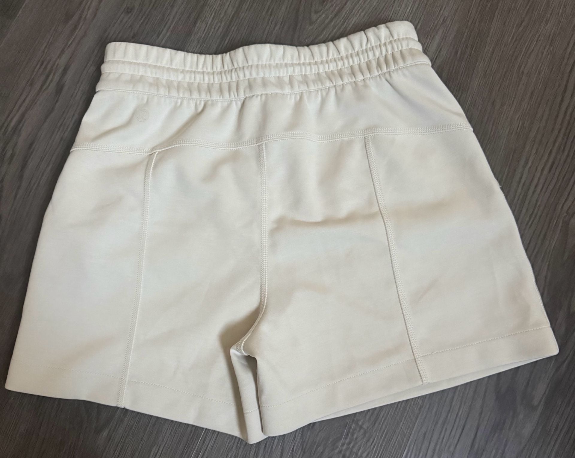 Lululemon Softstreme High-rise short 4" 3