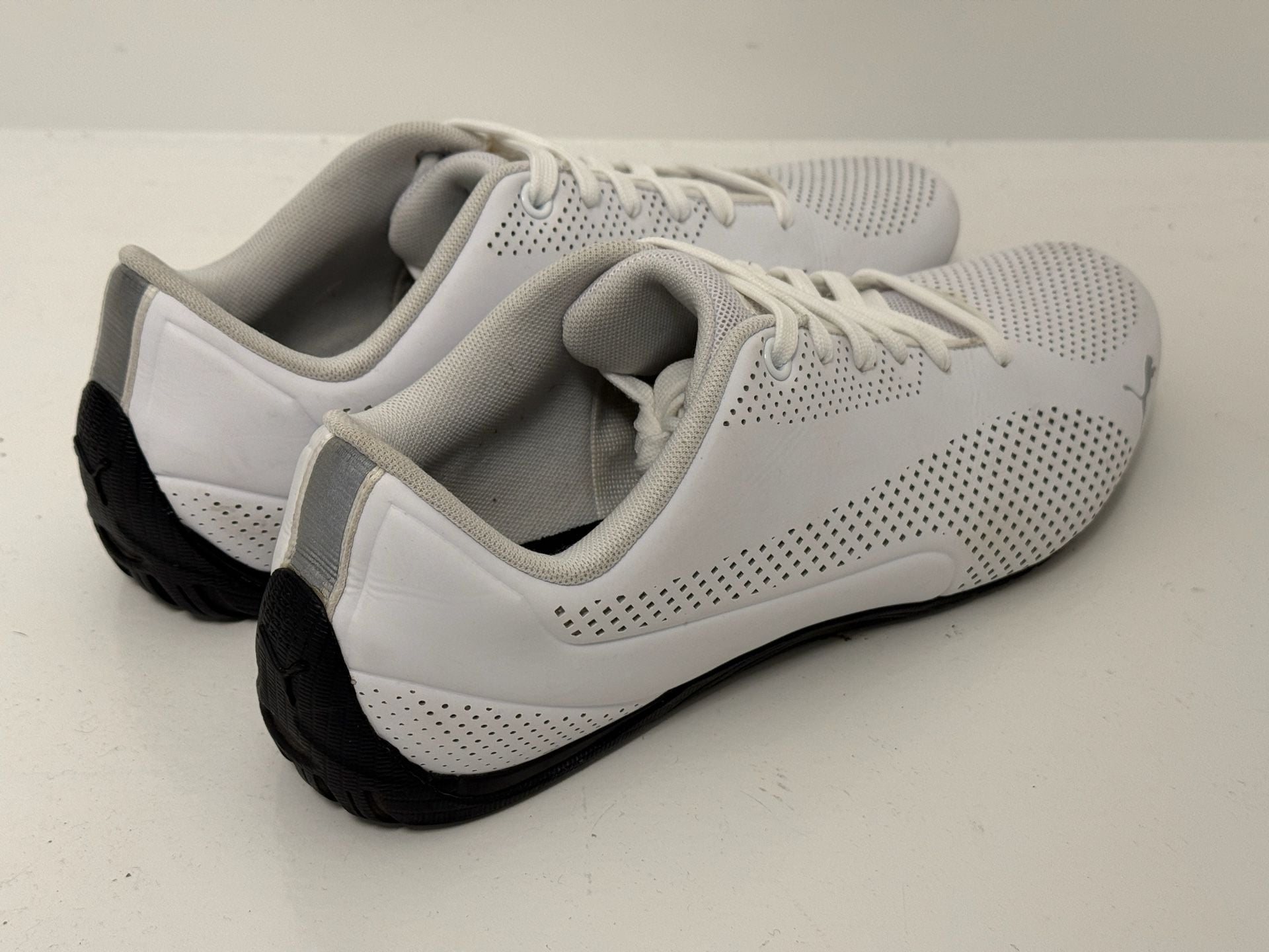 PUMA Drift Cat 5 Ultra White Driving Sneakers - SZ 9.5 Men - great condition! 7