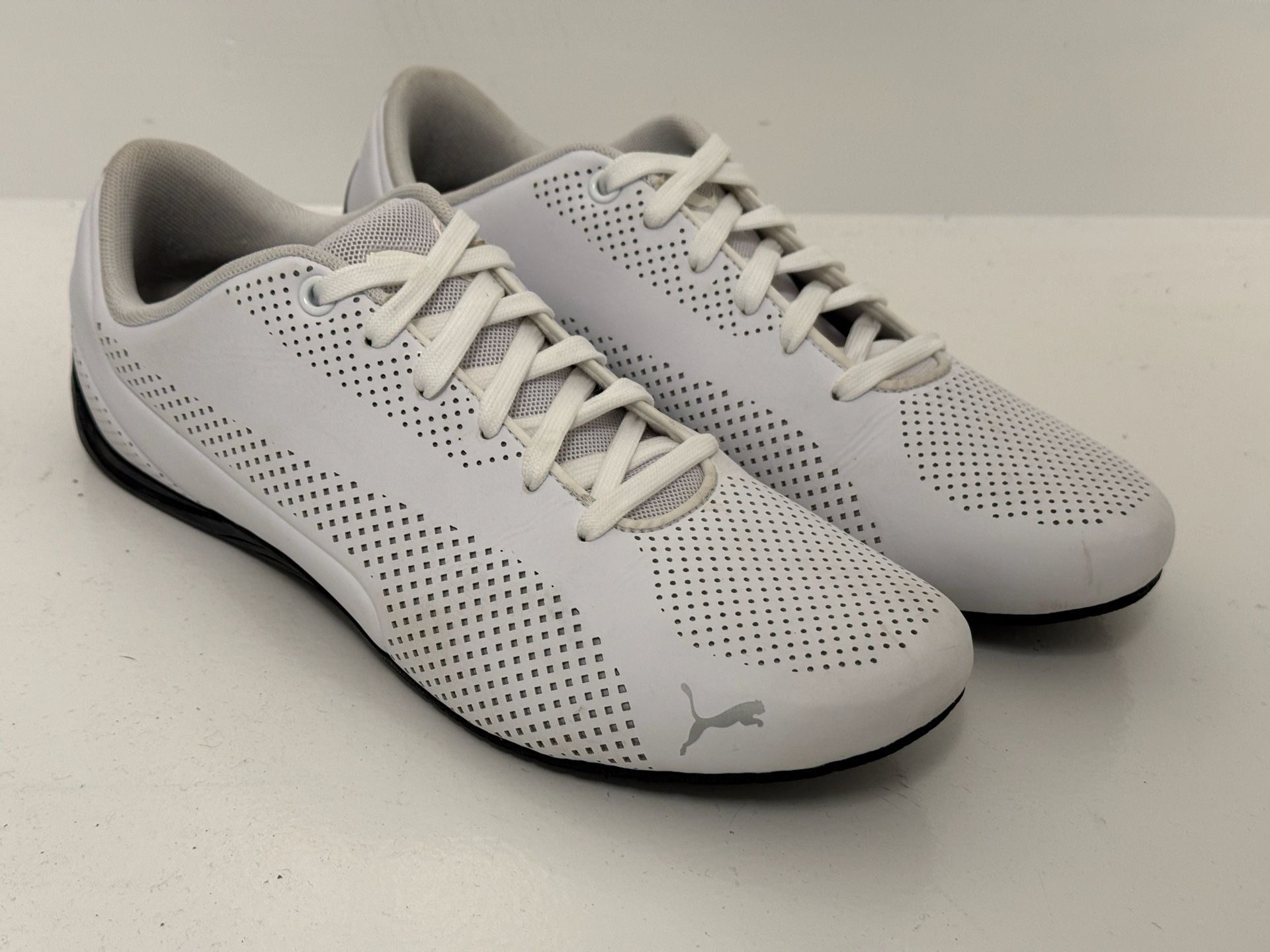 PUMA Drift Cat 5 Ultra White Driving Sneakers - SZ 9.5 Men - great condition! 8