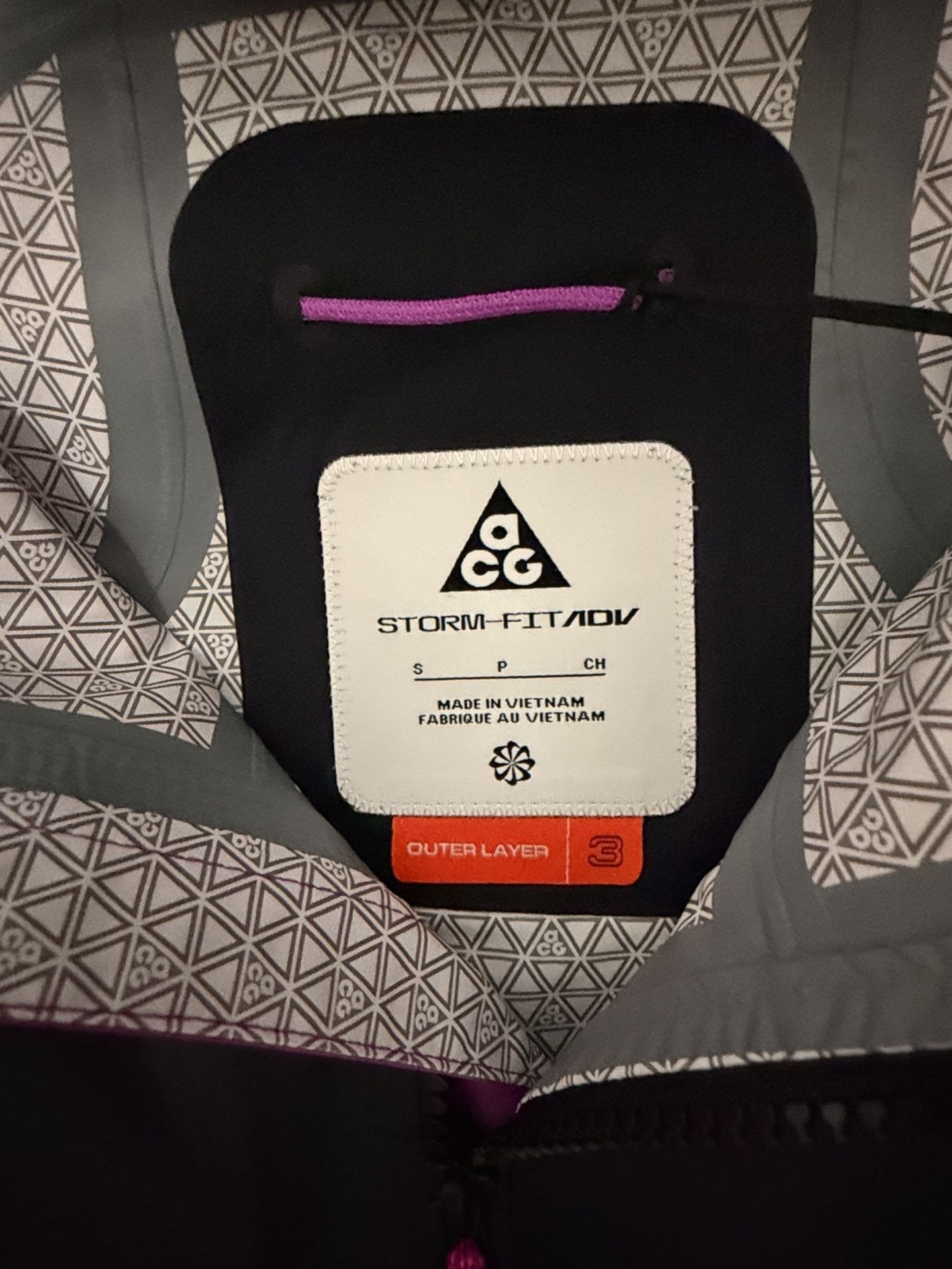 Nike ACG Storm-FIT ADV Jacket Size Small Men’s will fit Women’s Medium. 8