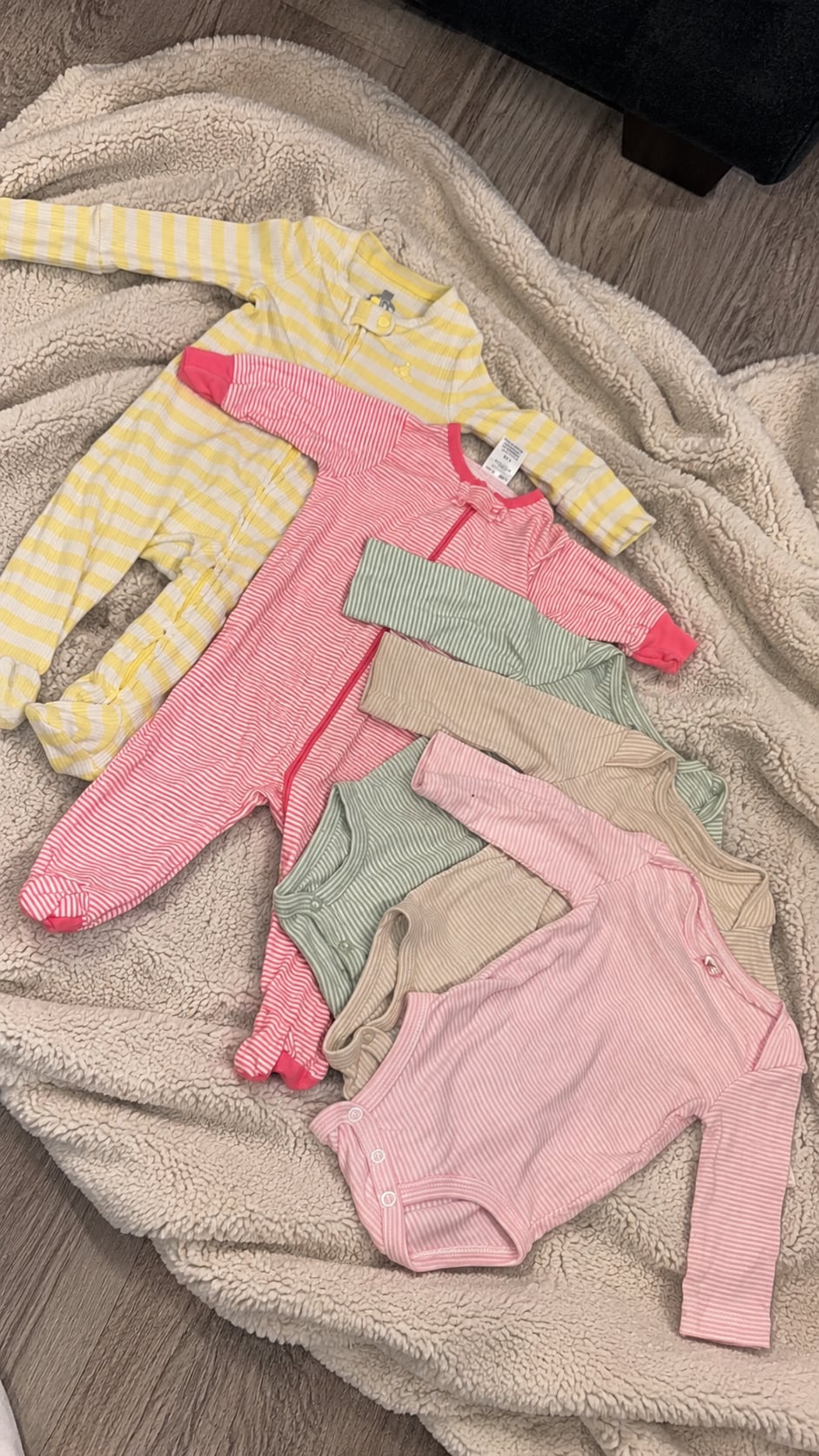 Baby Gap Footed Sleepers And Bodysuits Lot Of 6 1