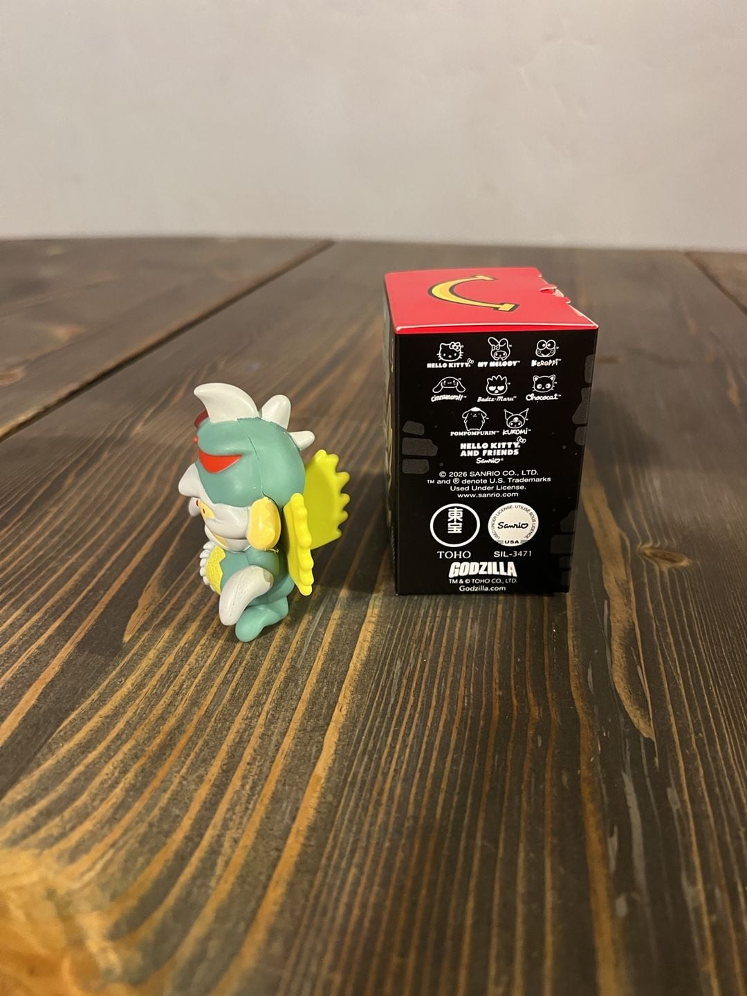 Sanrio Godzilla Hello Kitty and Friends Pompompurin Gigan Figure with Box 4