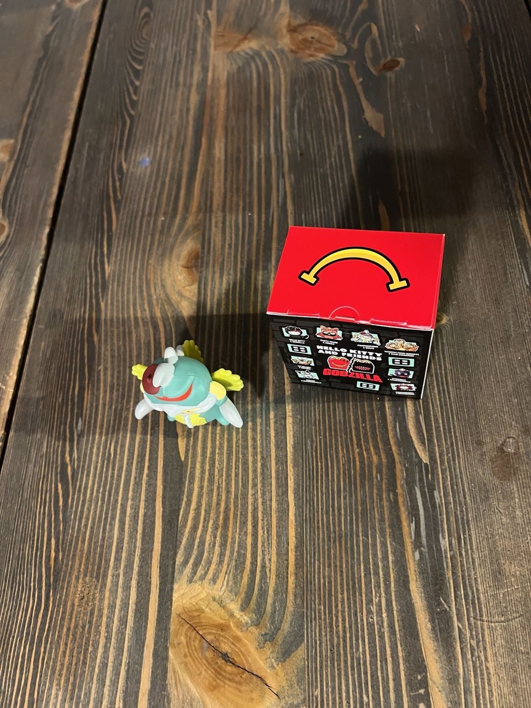 Sanrio Godzilla Hello Kitty and Friends Pompompurin Gigan Figure with Box 6
