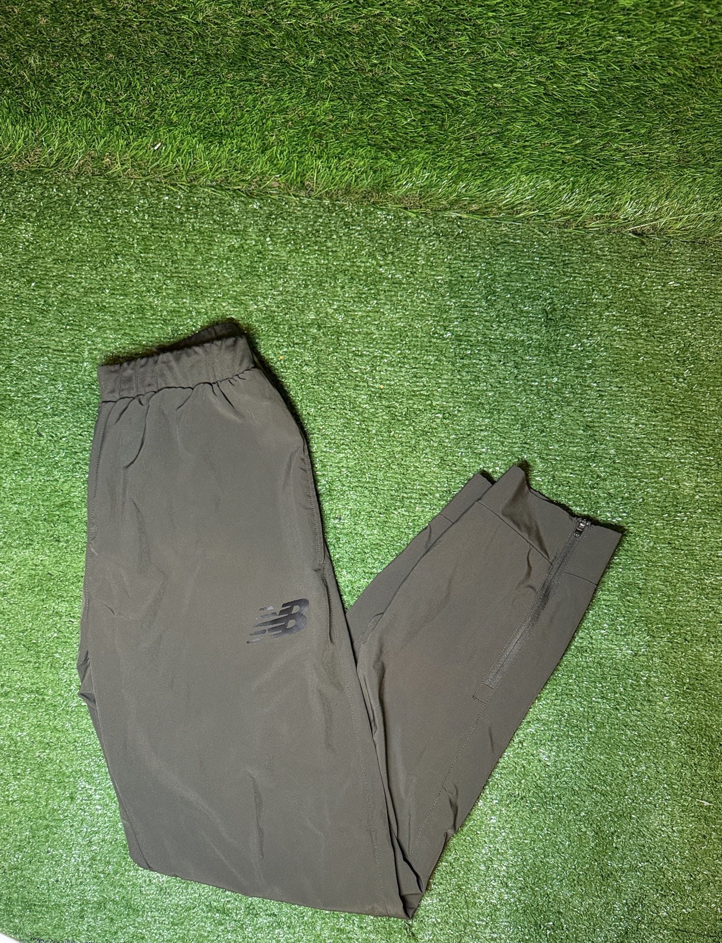 New Balance Pants Size S Green Athletic Joggers Zip Hem 1
