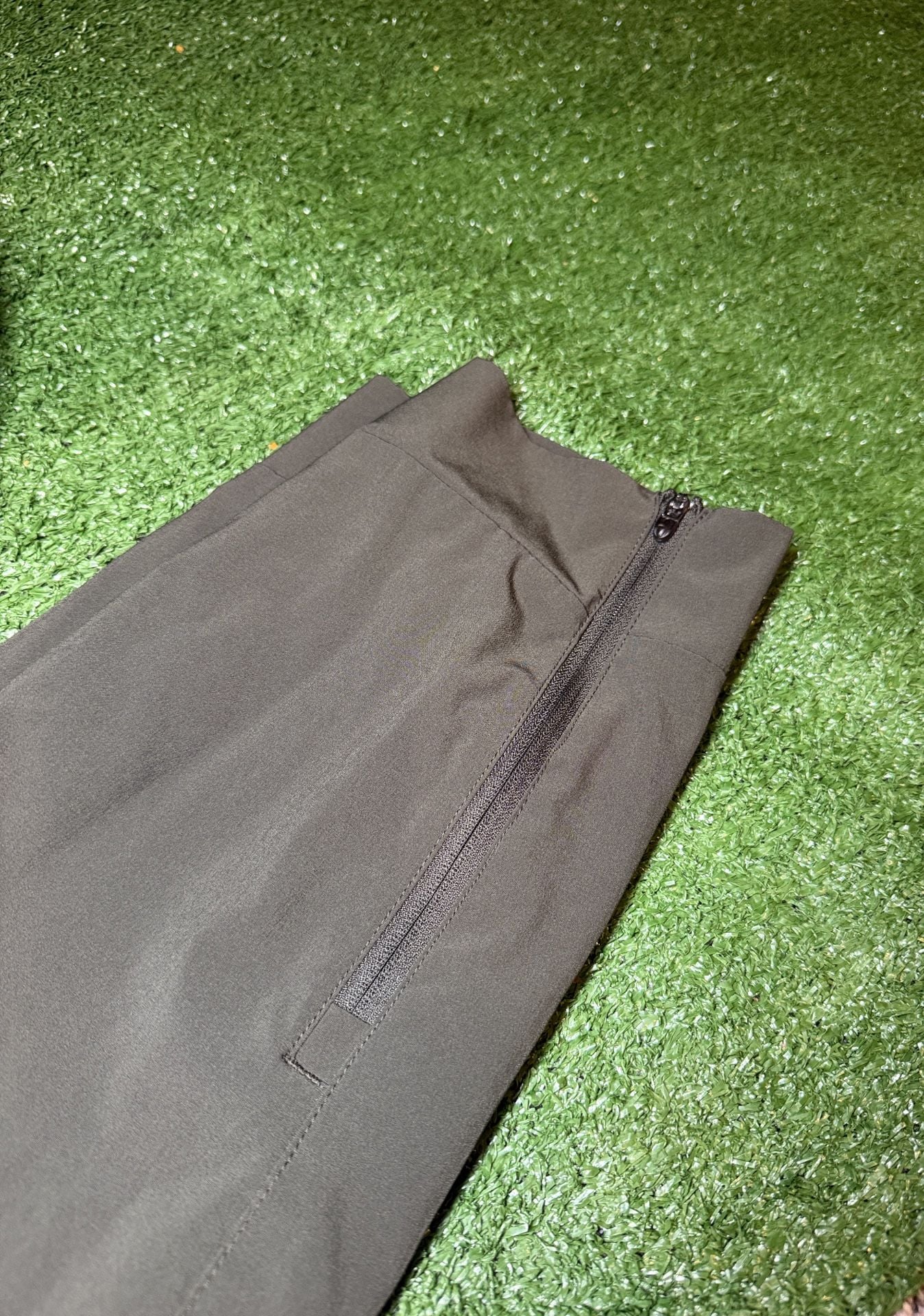 New Balance Pants Size S Green Athletic Joggers Zip Hem 2