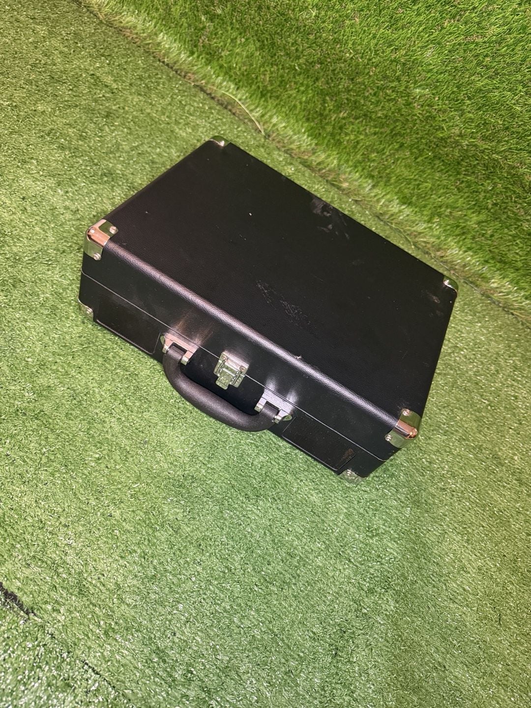 Victrola Vintage Suitcase Turntable Black 2