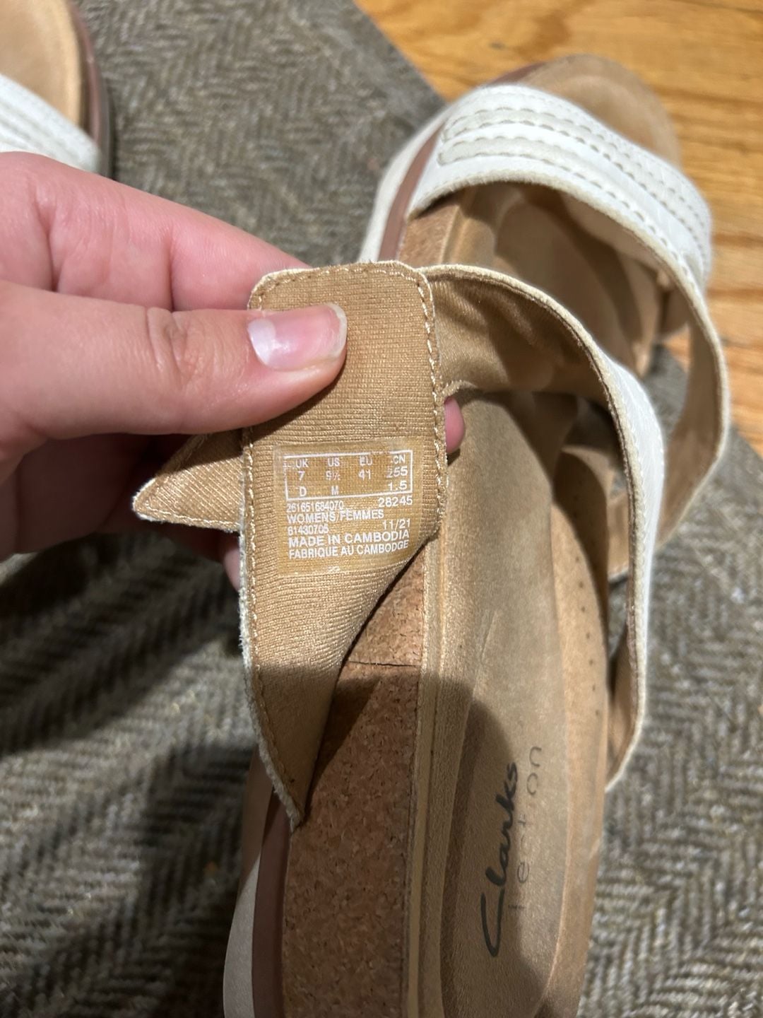 Clarks Sandals Size 9.5 White Leather 3