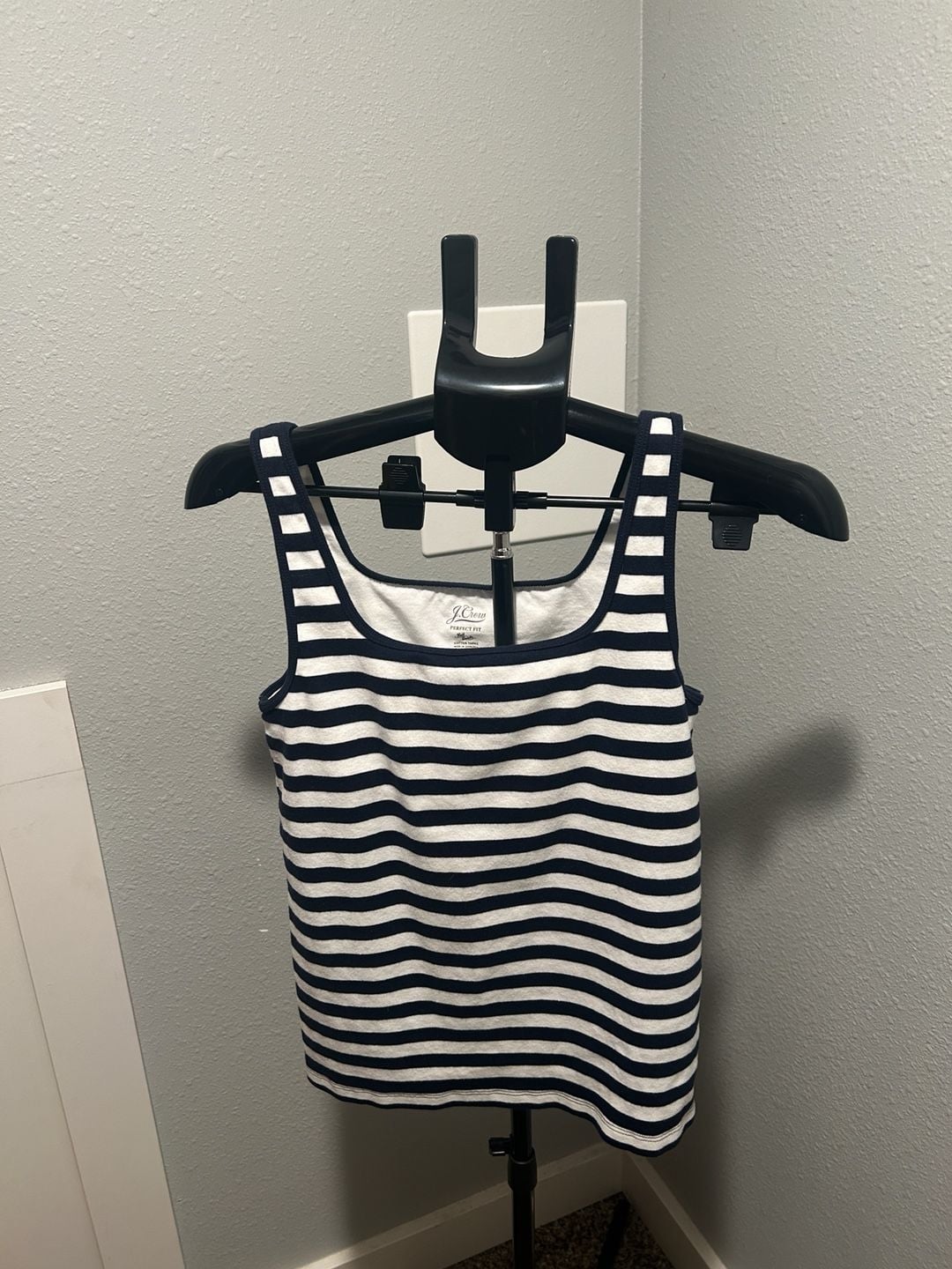 J.Crew Perfect Fit Tank Top Size L Navy White Striped Knit 2