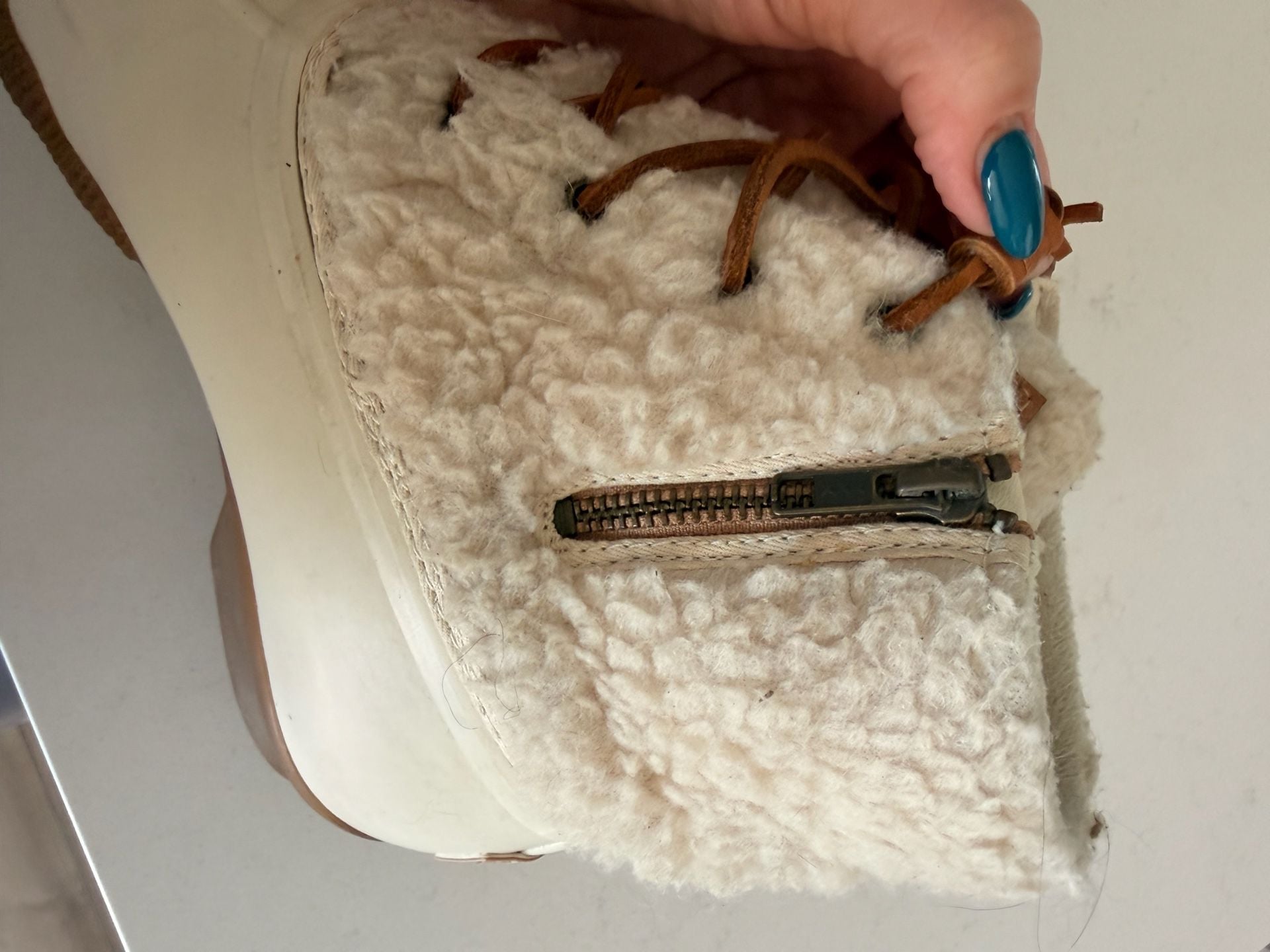 Sperry Saltwater Duck Boots Size 7M Ivory Sherpa 9