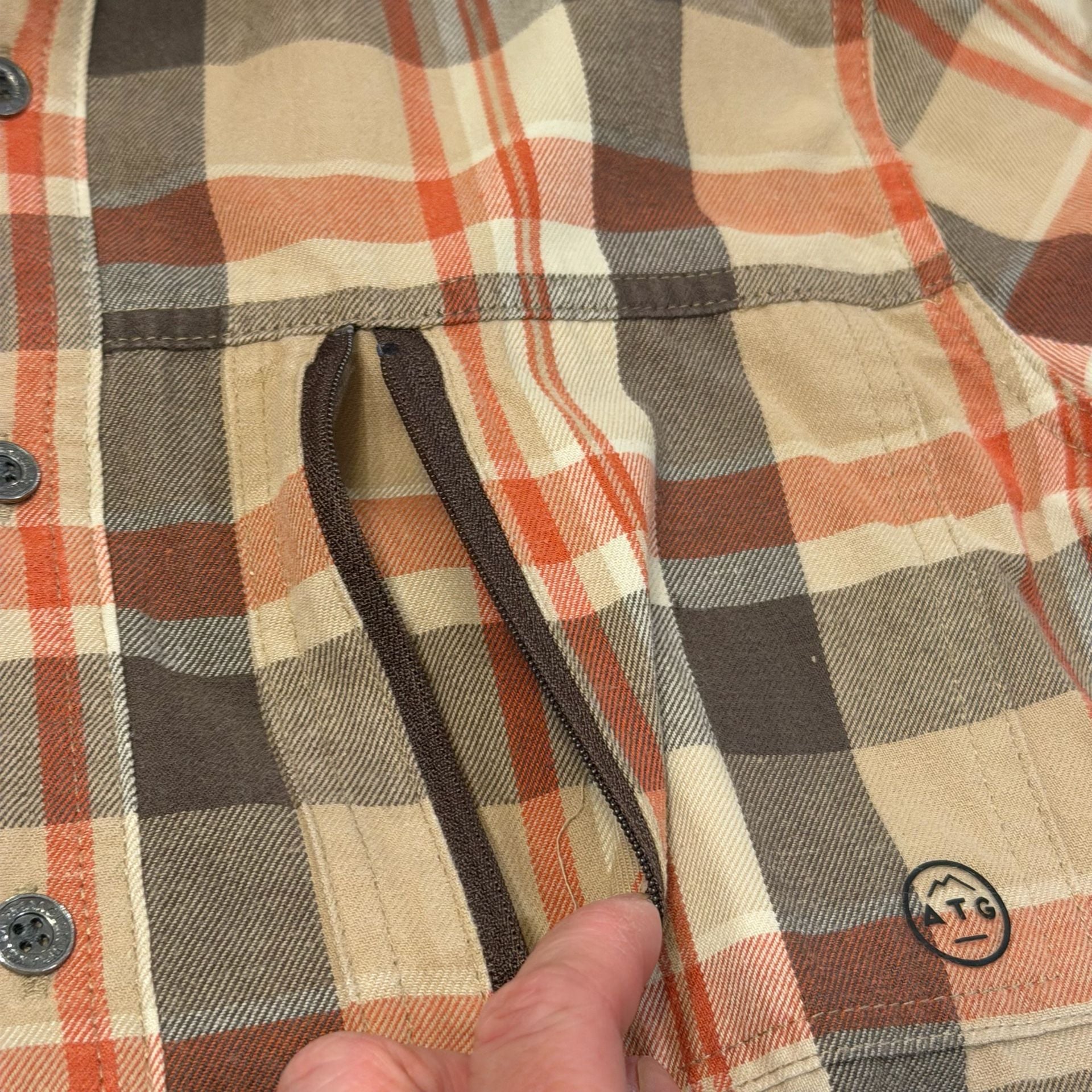 Wrangler ATG Plaid Long Sleeve Button-Up Shirt Sz Small 9