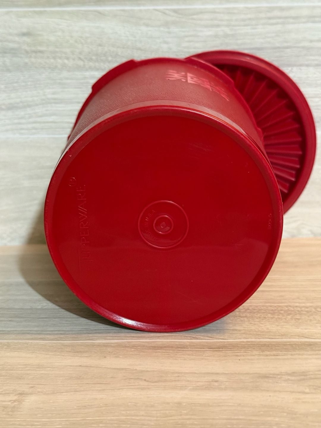 Tupperware Red Servalier Canister Tulip Quilt 4