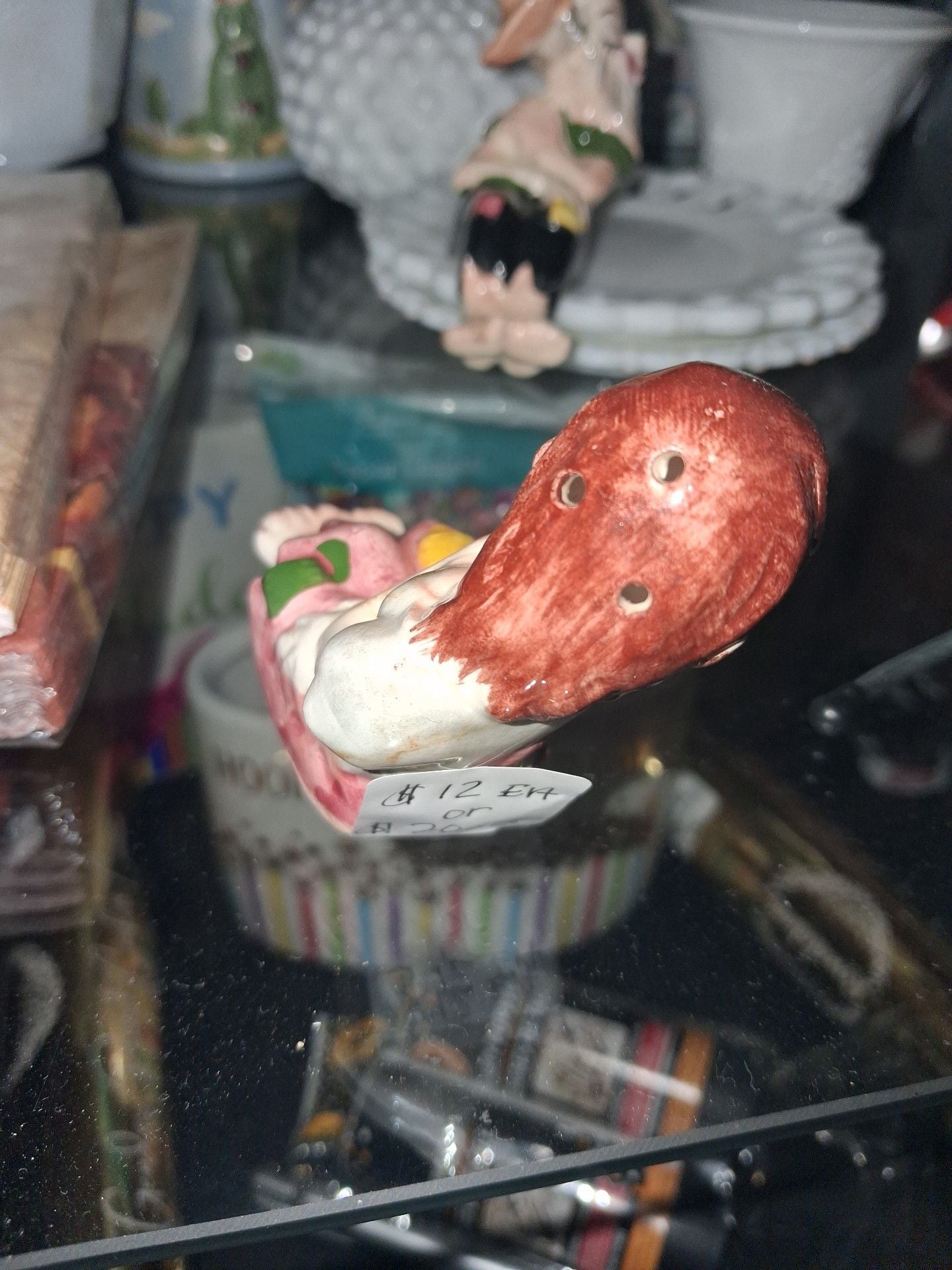 Vintage Hillbilly Kissing Couple Salt and Pepper Shakers 9