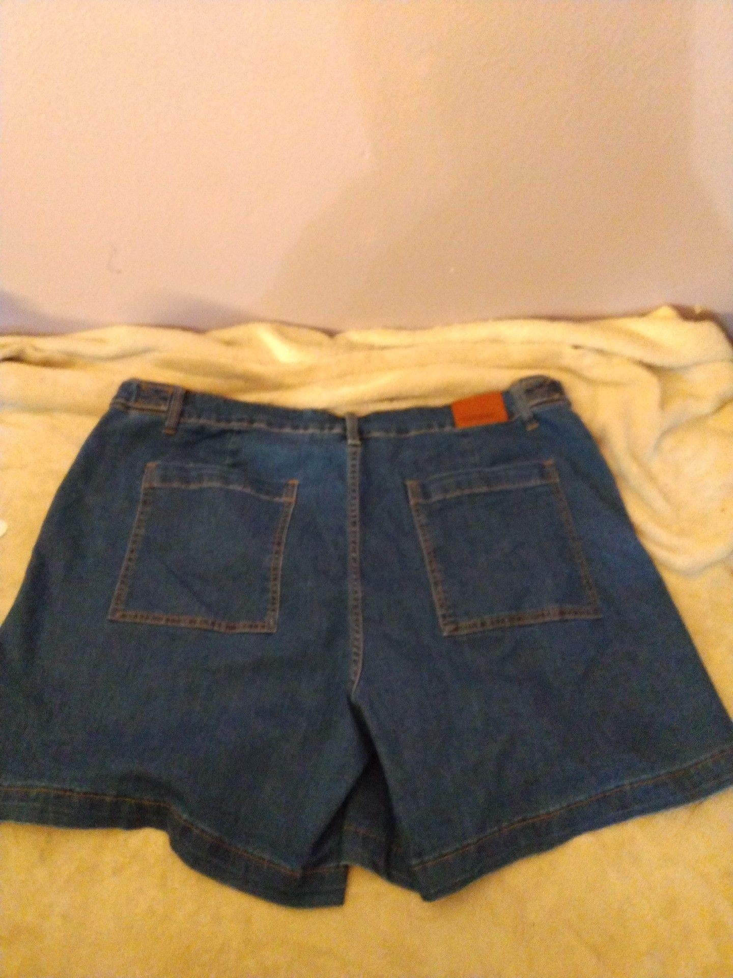Product thumbnail 4
