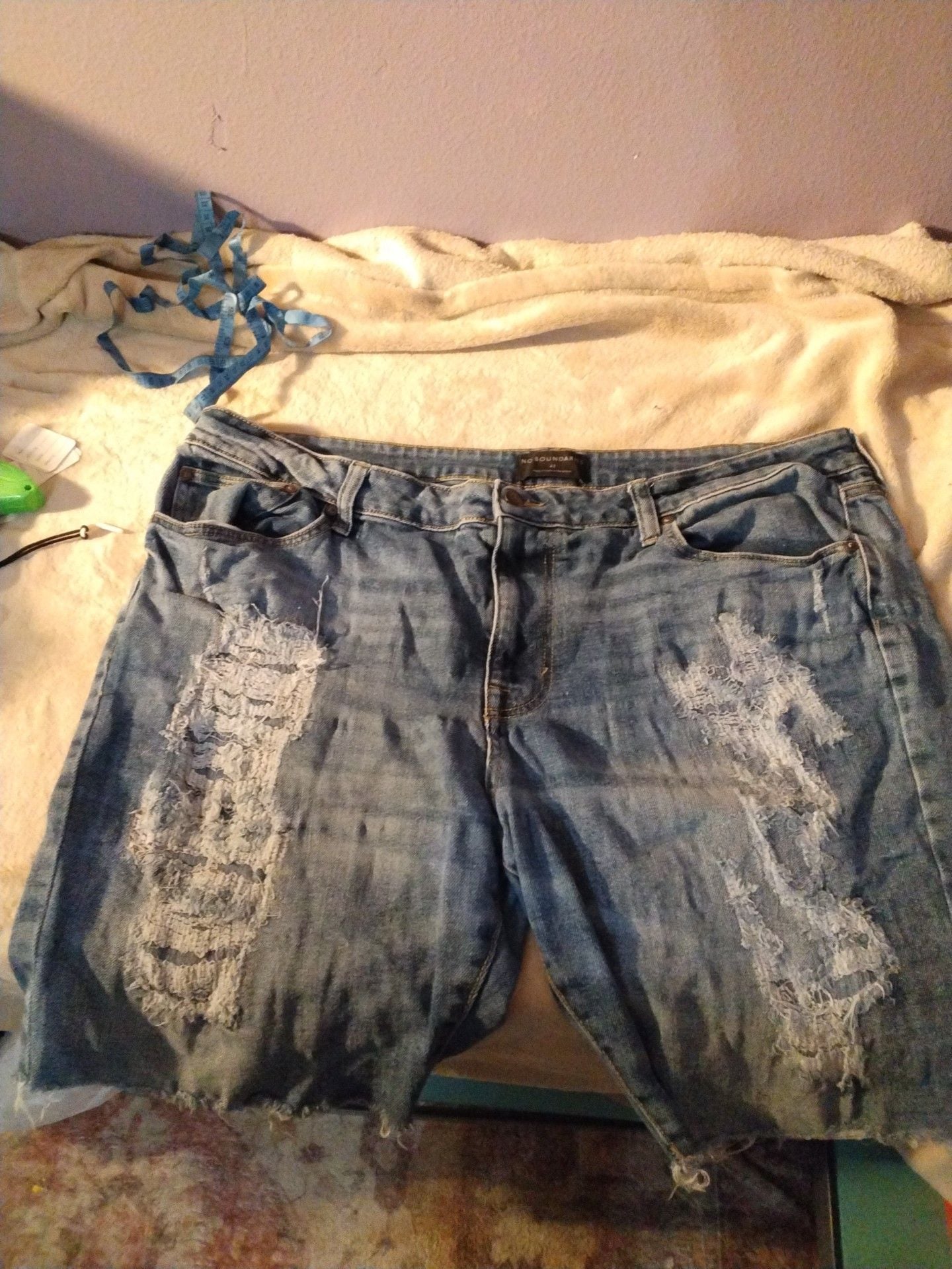 No Boundaries Distressed Denim Shorts Size 42 Blue Raw Hem 1