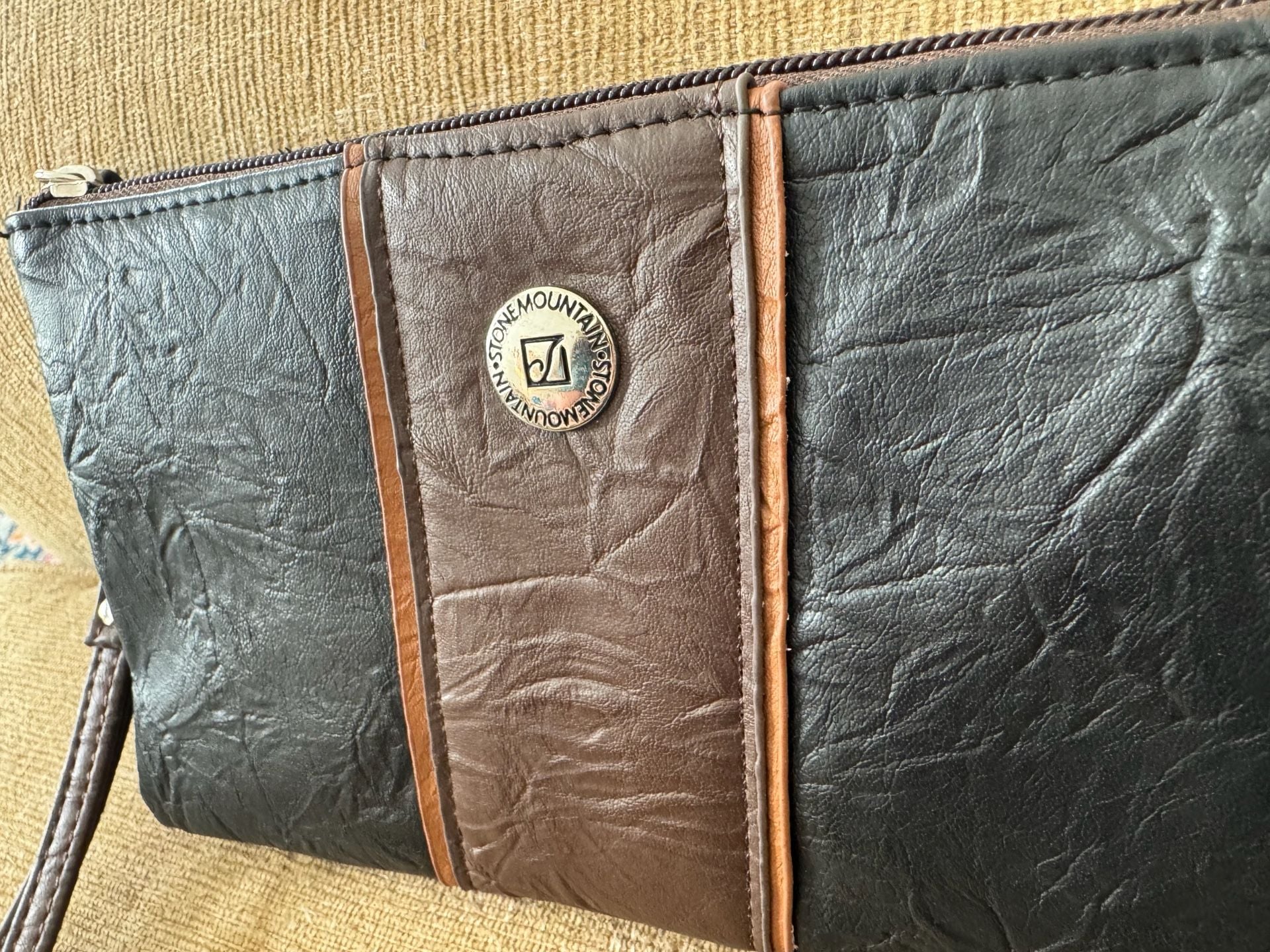 Stone Mountain Black And Brown Wristlet Clutch Wallet 3
