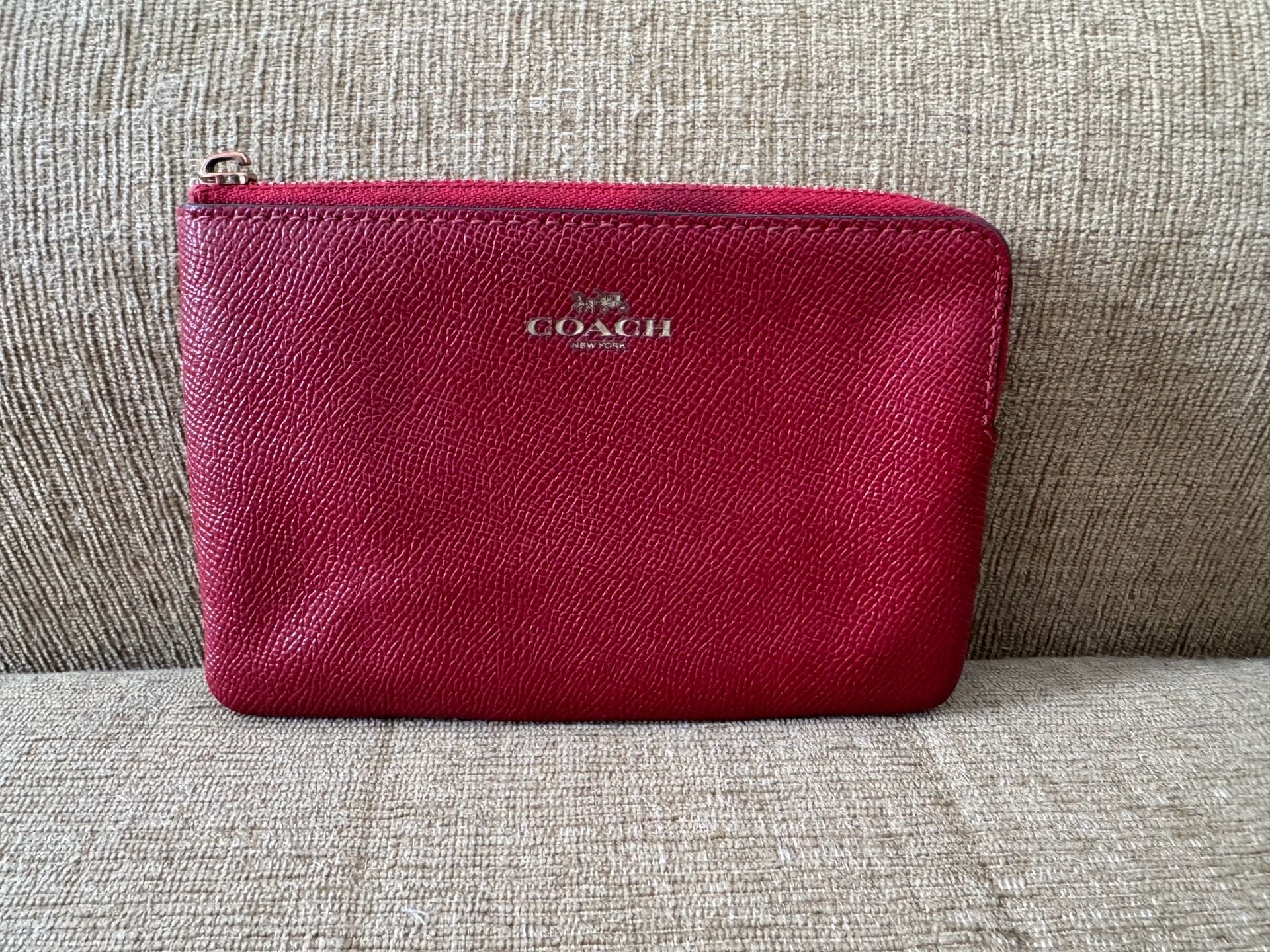 Authentic Coach Corner Zip Leather Wristlet 2