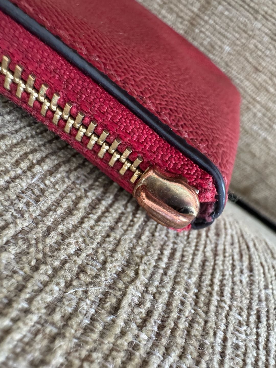 Authentic Coach Corner Zip Leather Wristlet 4