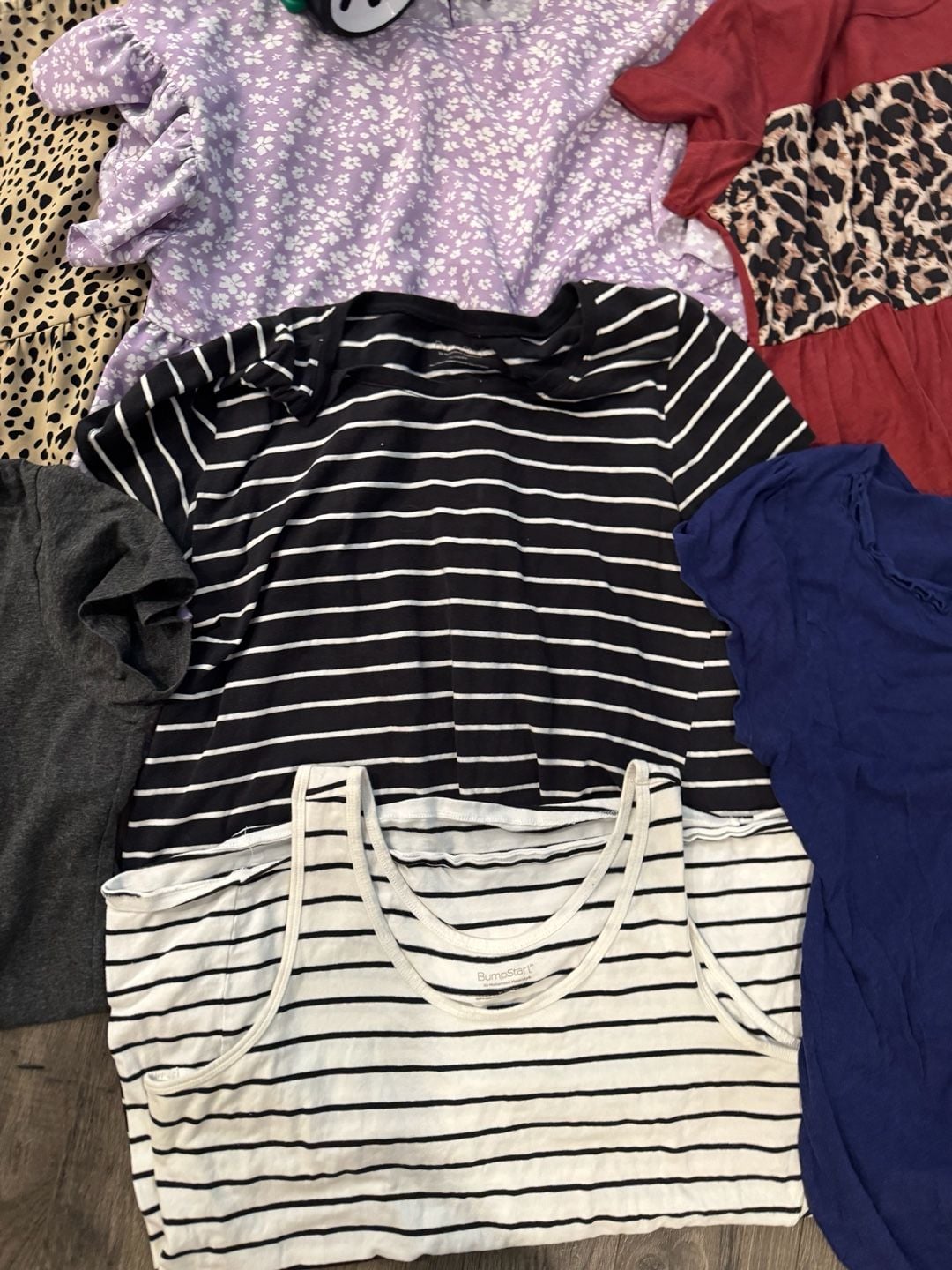 Lot of 10 Womens Assorted Maternity Tops Size XL 5