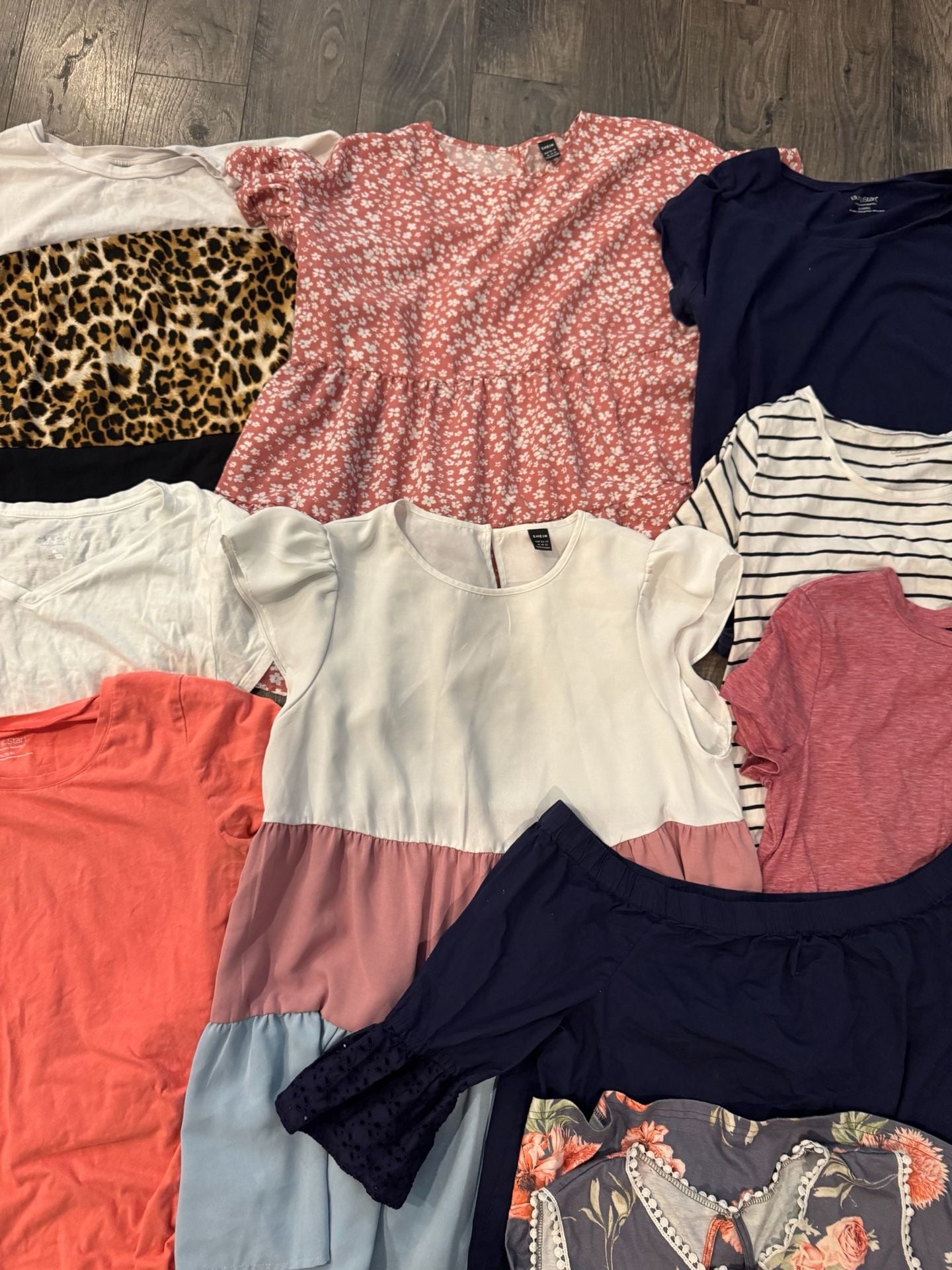 Lot of 10 Women Assorted Maternity Tops Size XL 3