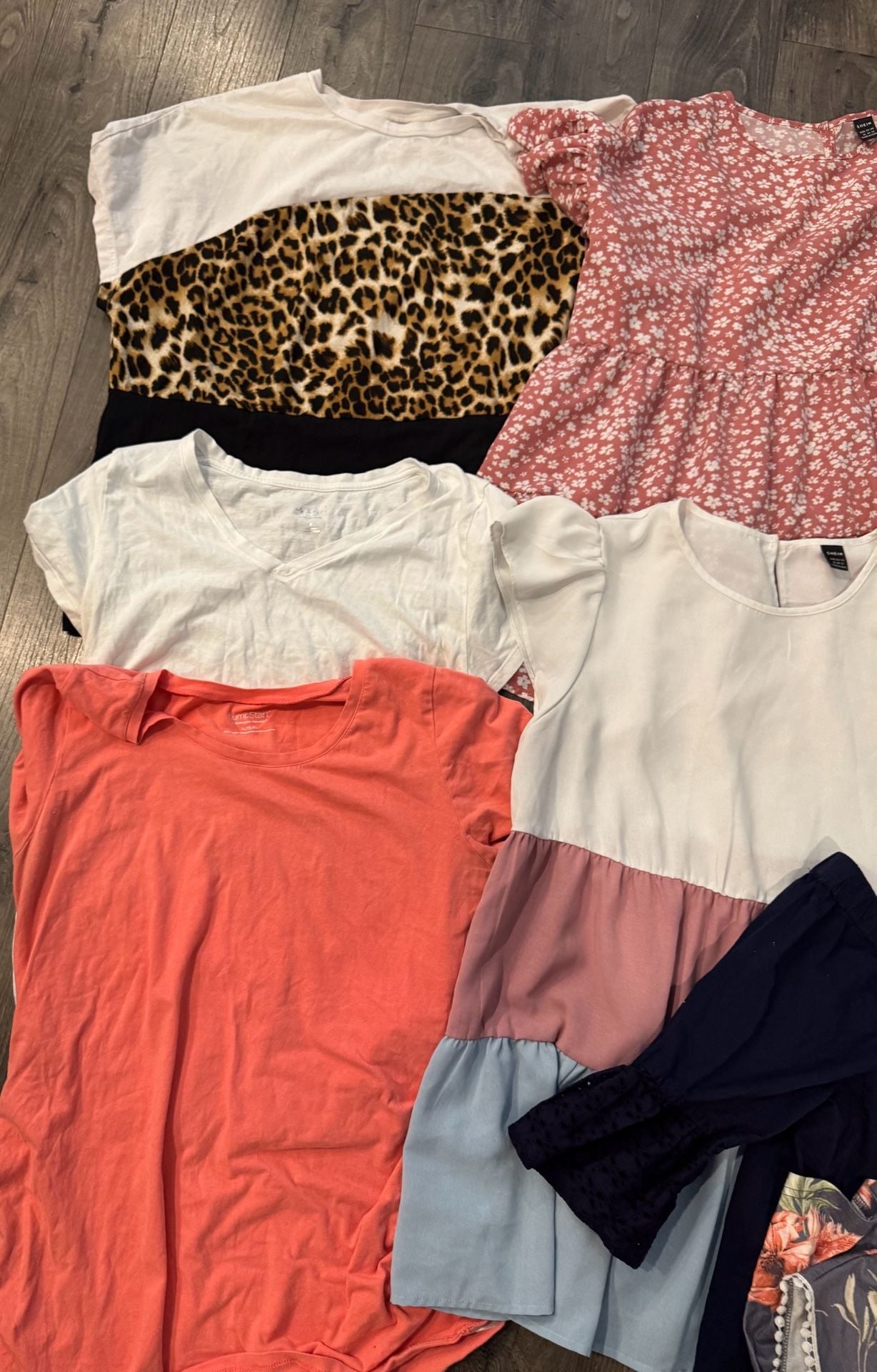 Lot of 10 Women Assorted Maternity Tops Size XL 4