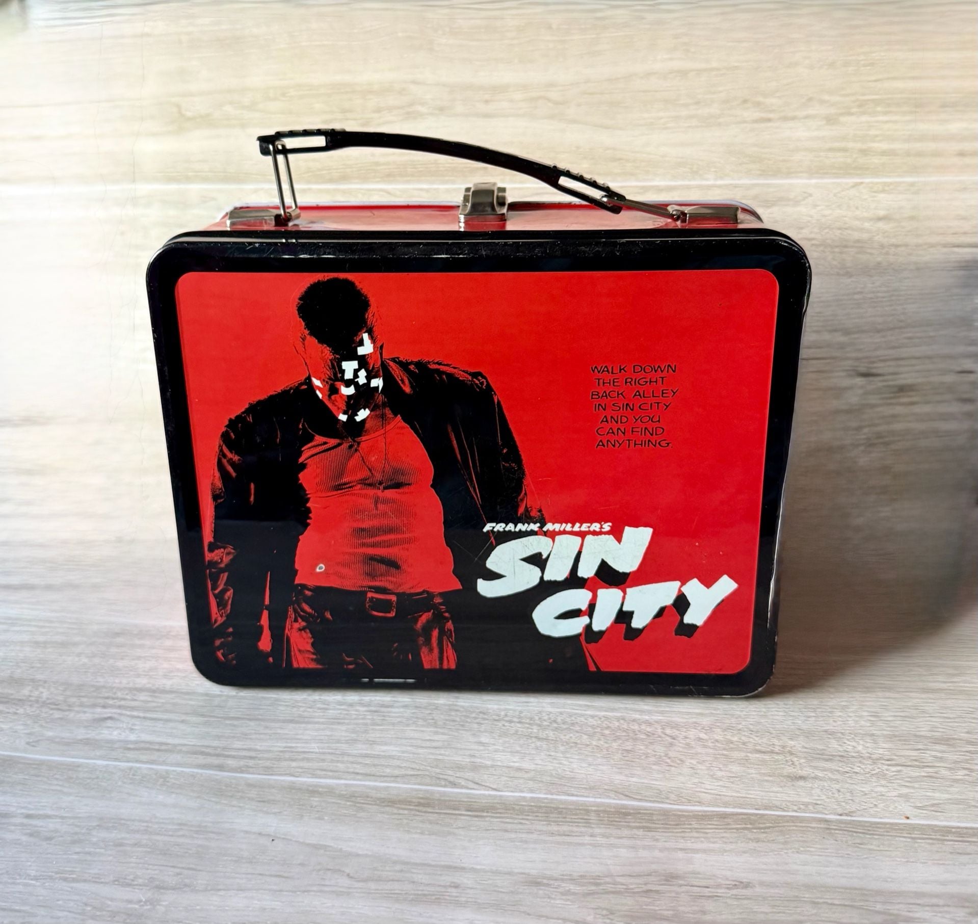 NECA Frank Miller's Sin City Lunch Box With Thermos 3