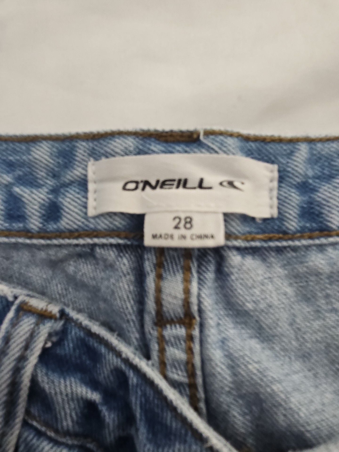 O'Neill Jeans Size 28 Light Wash Distressed Raw Hem Straight 3