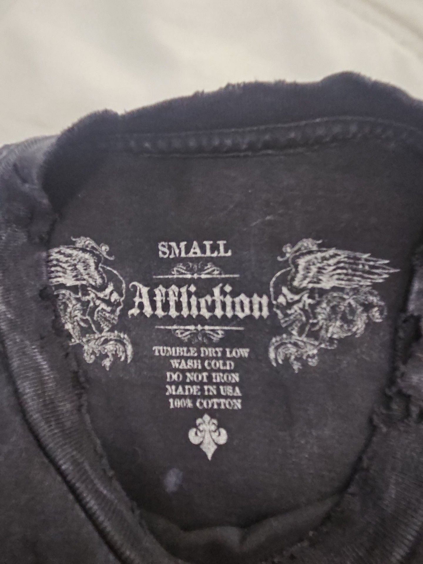 Affliction Graphic T-Shirt Size Small Black Skull Roses 4