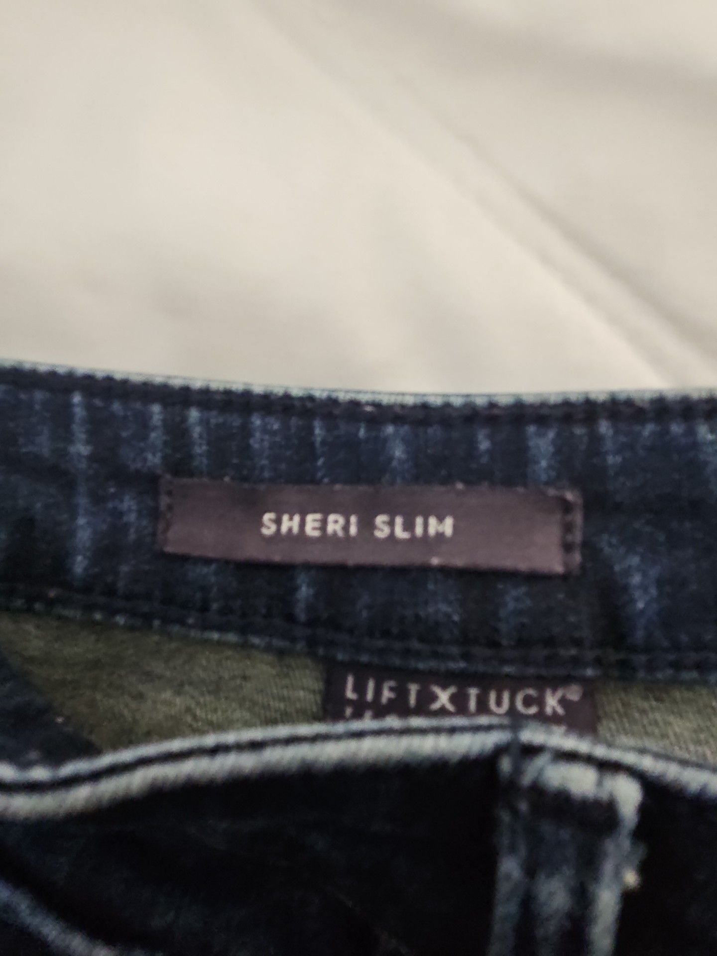 Product thumbnail 4