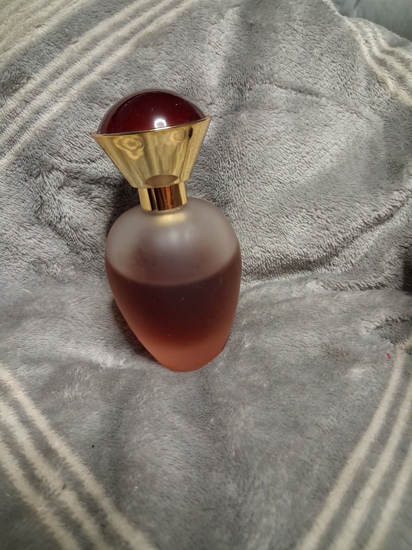 Vintage 2002 Avon Rare Rubies Eau de Parfum Spray 1.7 oz / 50ml 75% Full w/Box 2