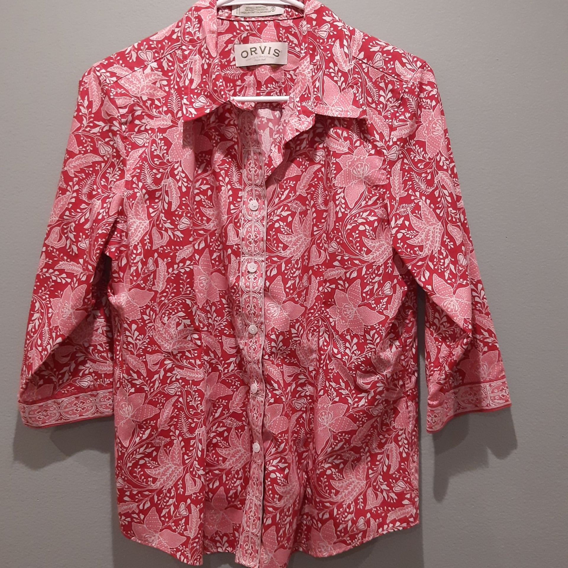Women's Red Floral Button-Up Shirt Orvis SIZE M Cotton 2