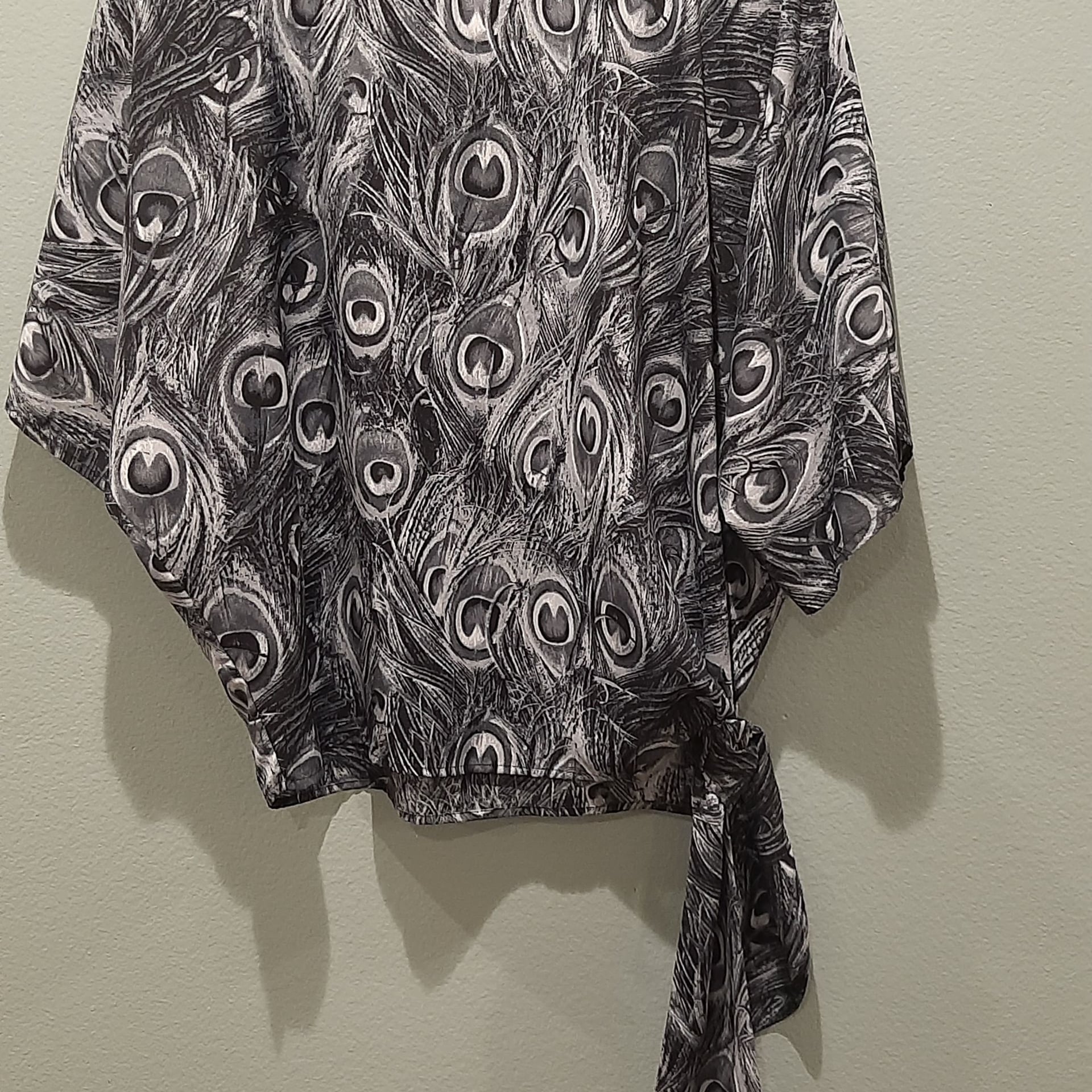 Peacock Feather Print Kimono Sleeve Blouse 3