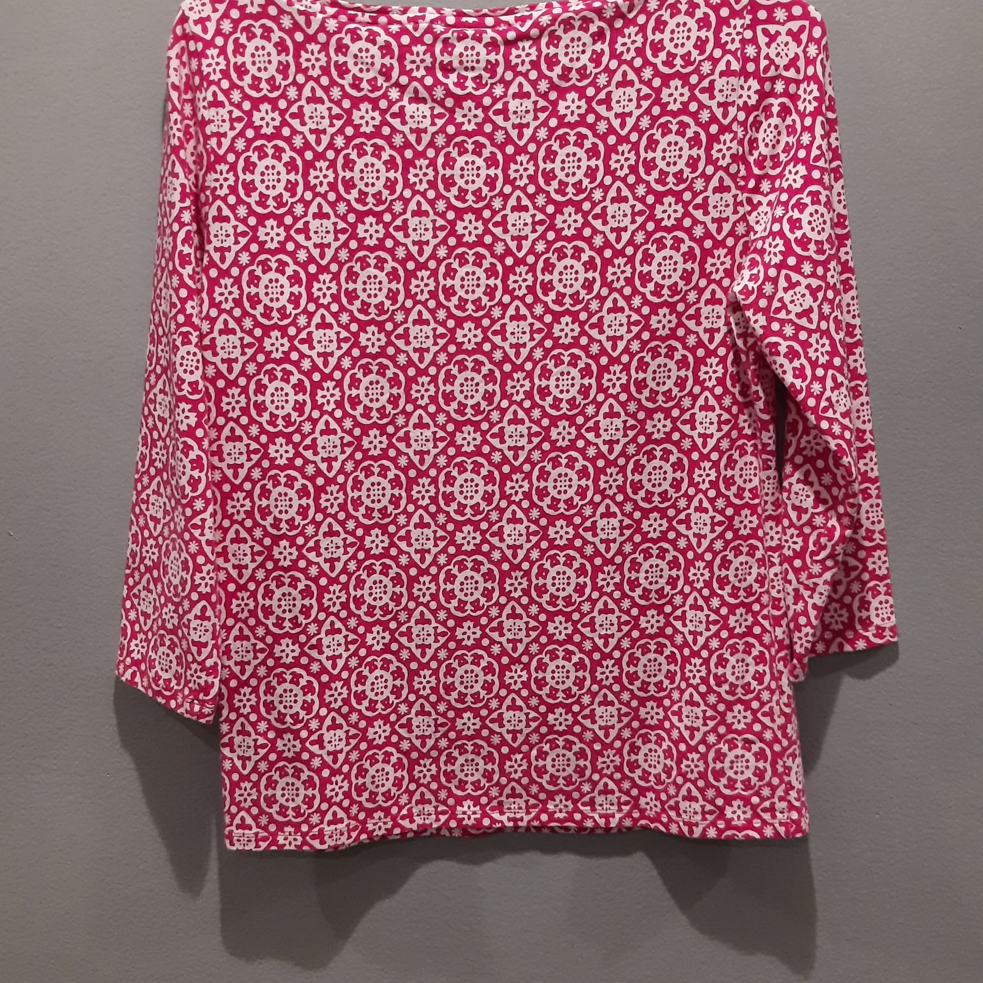 Talbots blouse red with geometric pattern. Size M 2