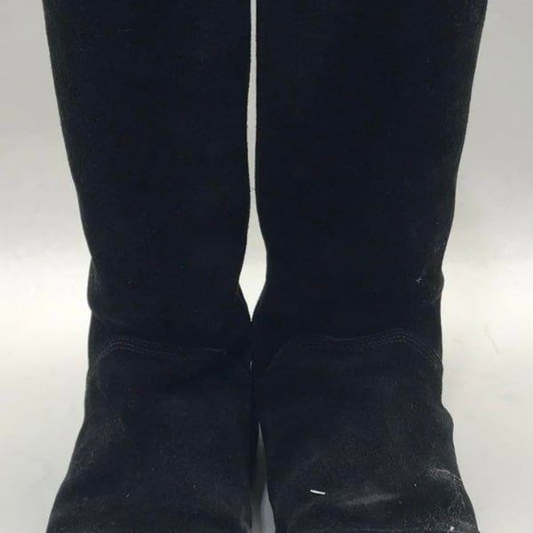 Women’s UGG Classic Tall II Black Sheepskin Boots Size 7