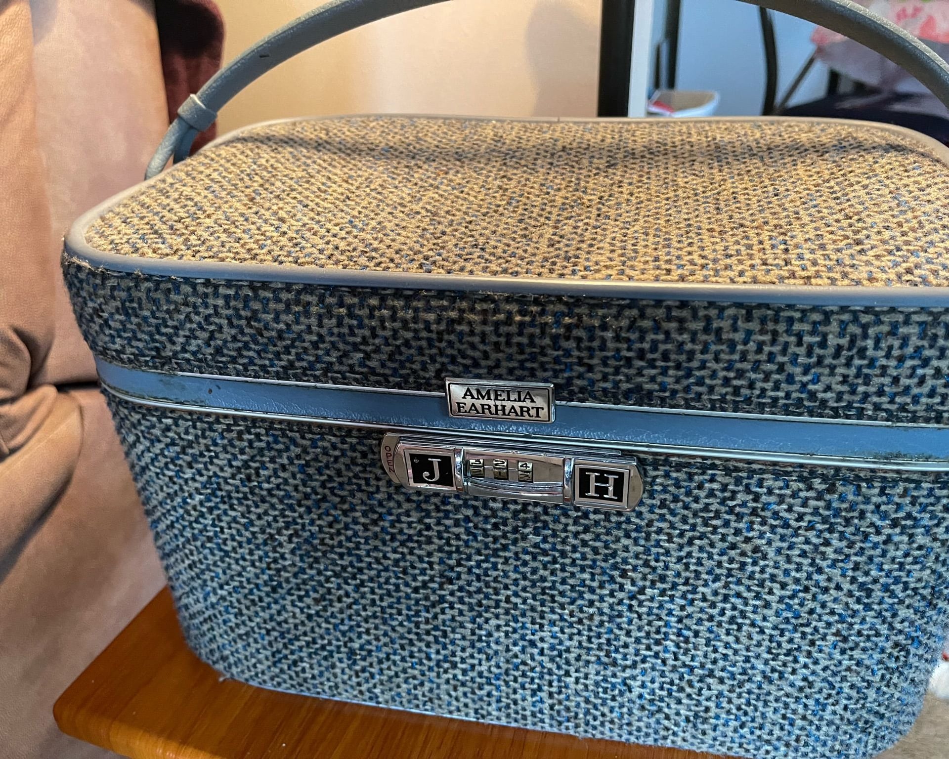 Vintage Amelia Earhart Tweed Train Case with Handle 1