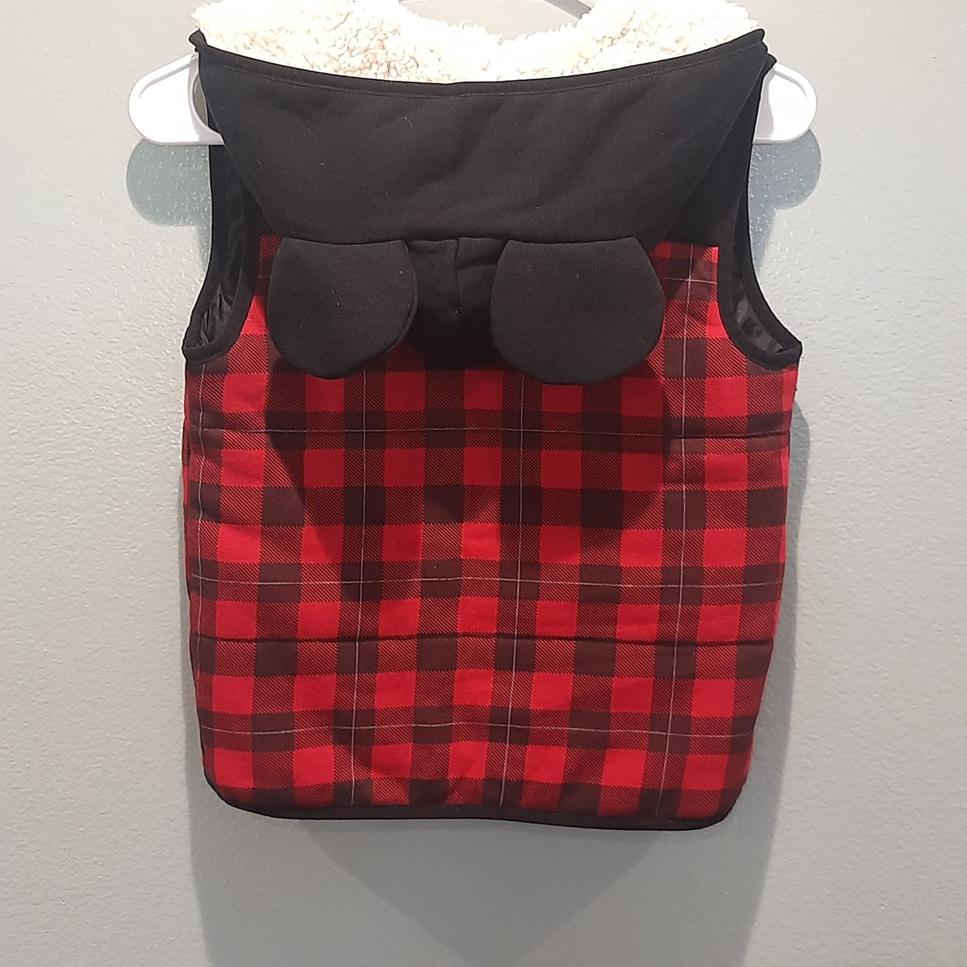 Disney Junior Mickey, lined vest for kids. 7 years. Hood with mouseears. 6