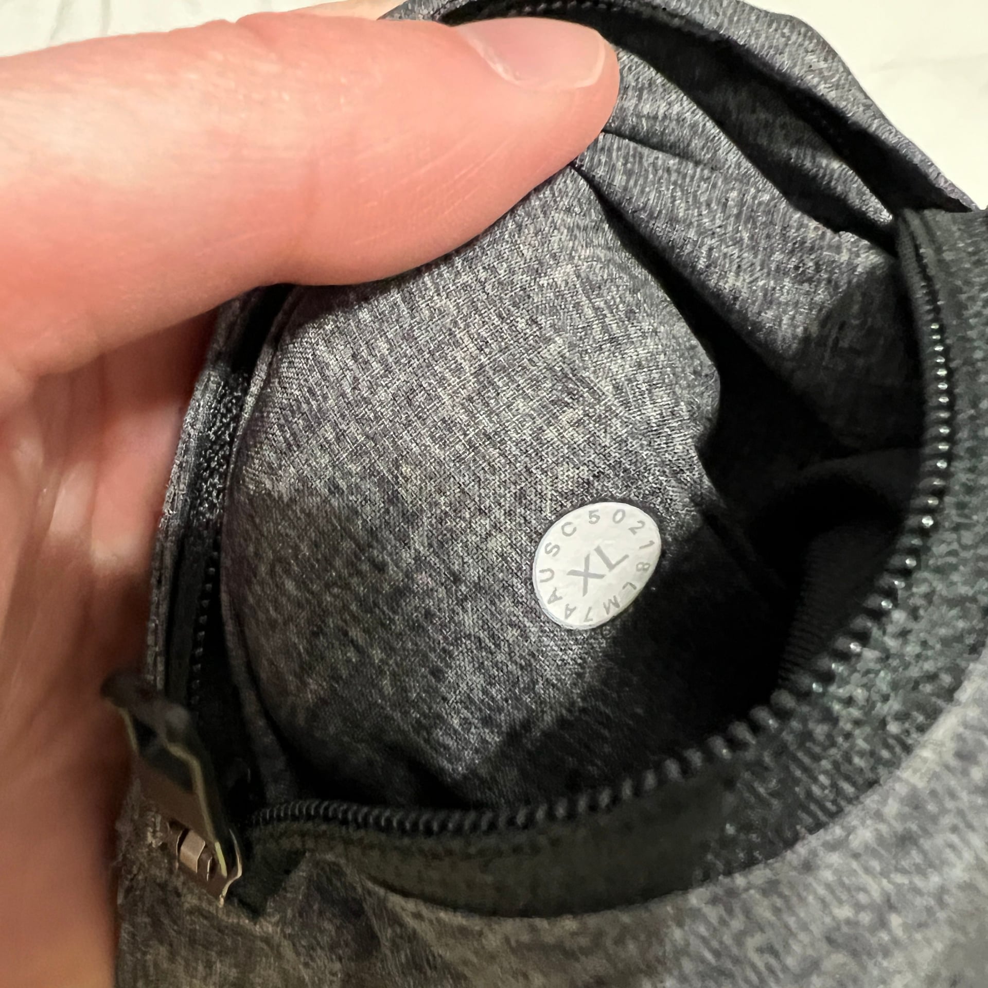Lululemon T.H.E. Short Out Of Mind Liner 9"
Heathered Texture Printed XL 4