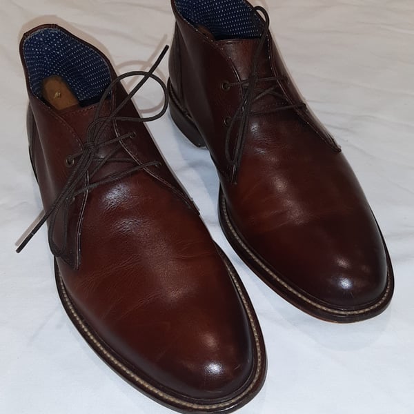 “Aston Grey” Chukka Boot, fully leather, size 8.5
