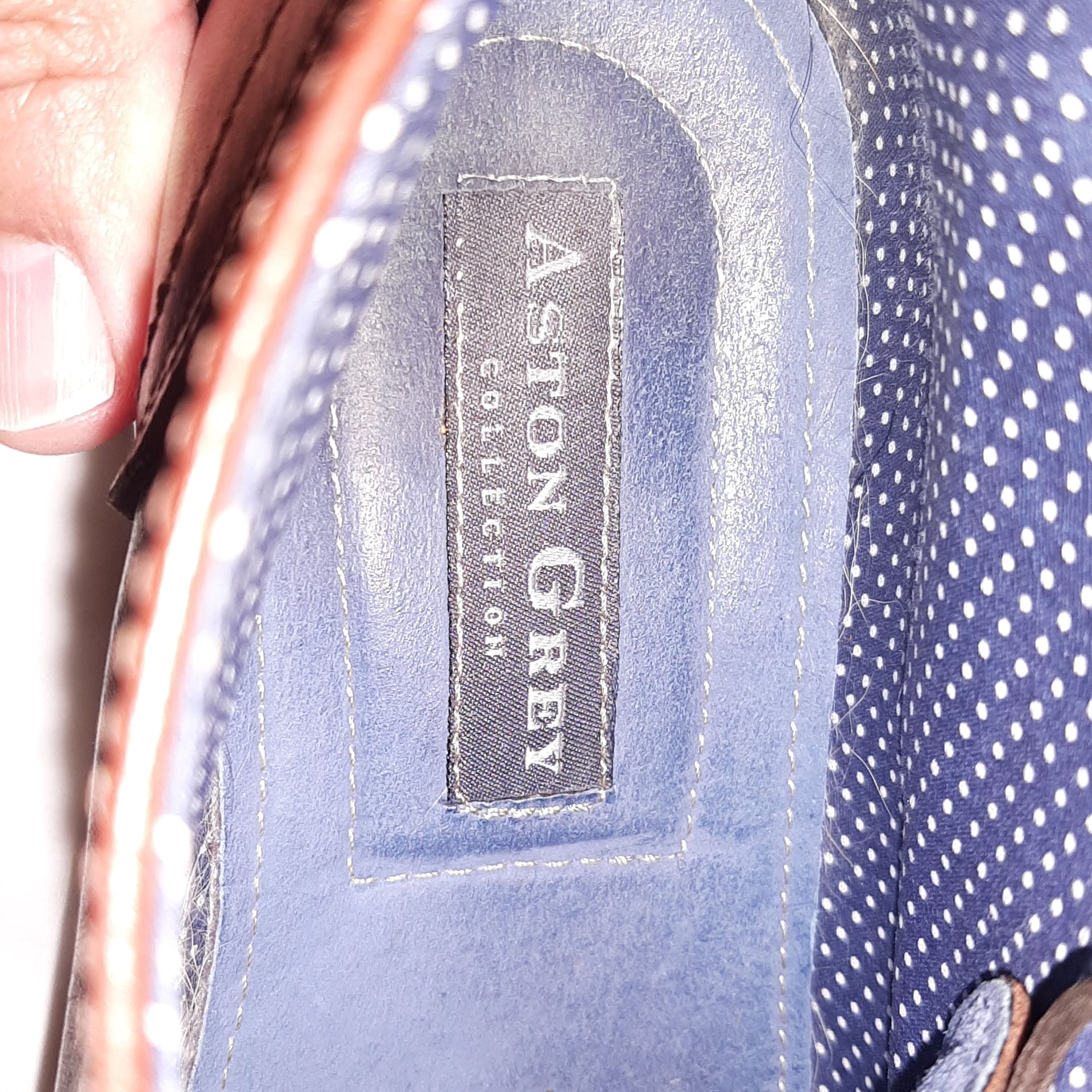 “Aston Grey” Chukka Boot, fully leather, size 8.5 7