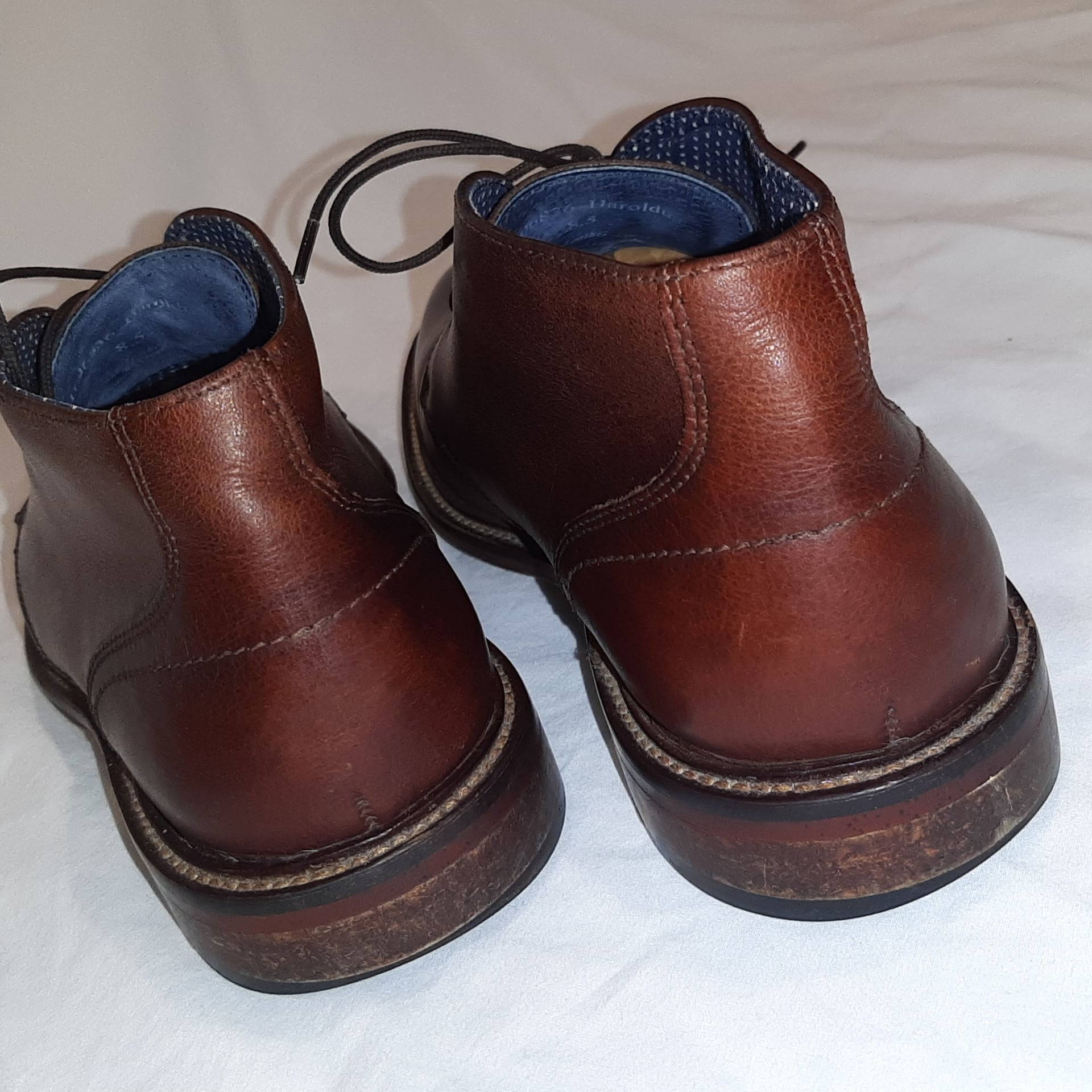 “Aston Grey” Chukka Boot, fully leather, size 8.5 4